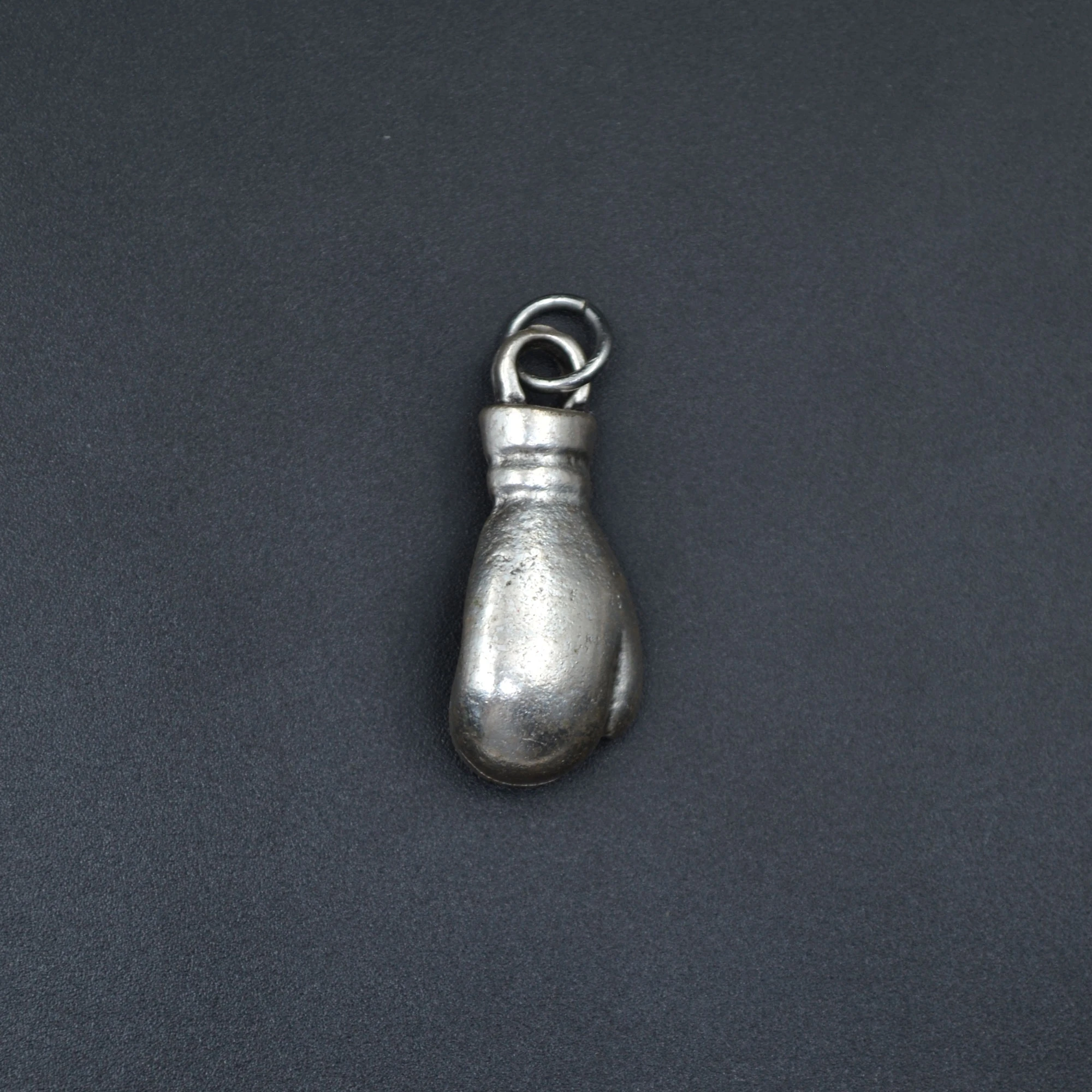 Boks Eldiveni Kolye - Gümüş ( Silver ) Renk - 60 cm Düz Ezme Zincir Kolye