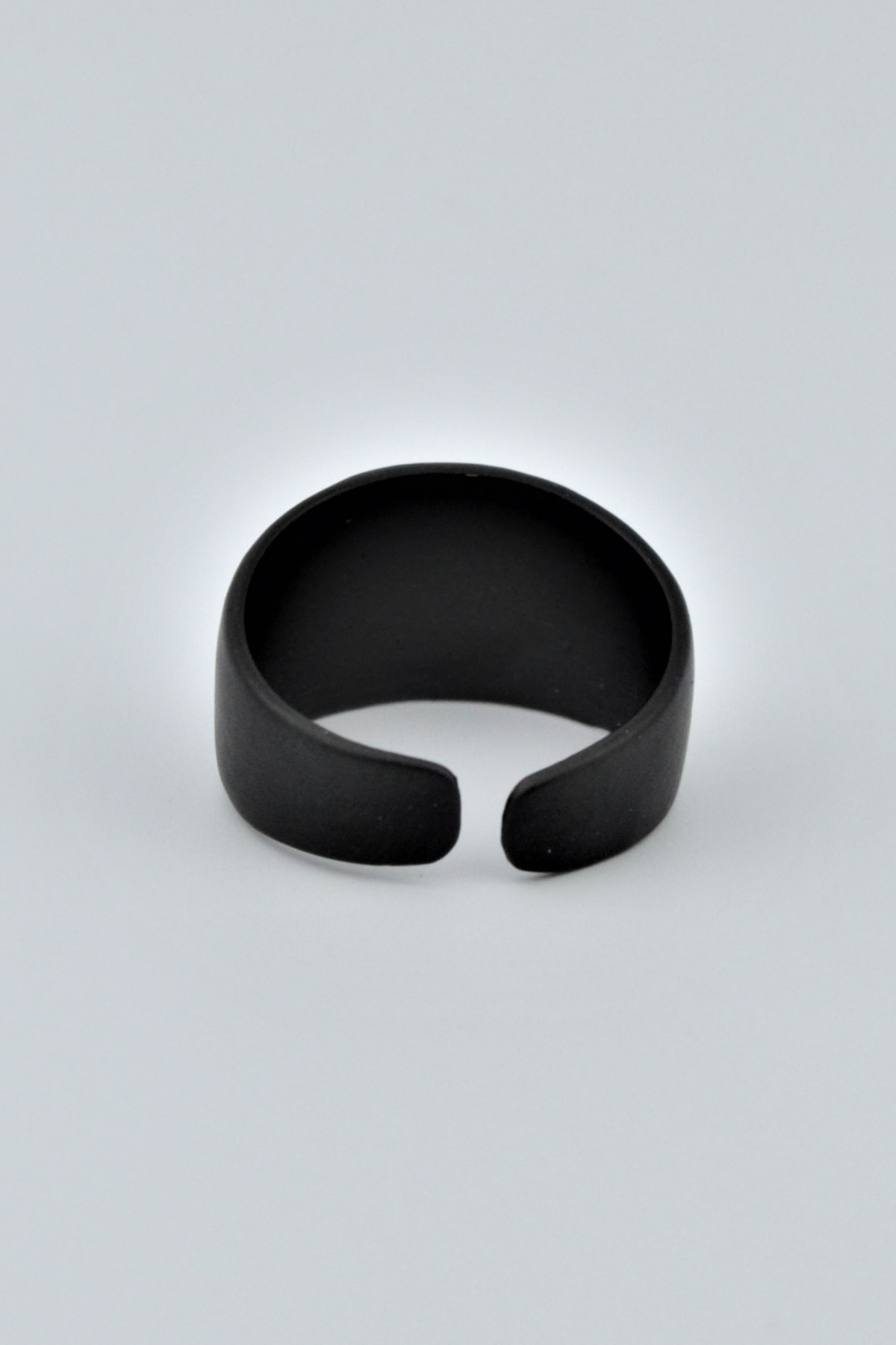 Yuvarlak Şovalye Mat Siyah Ayarlamalı Erkek Yüzük