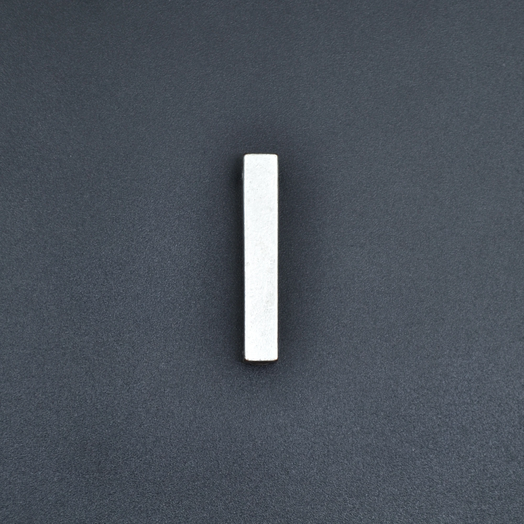 Kısa Çubuk - Prizma Kolye - Gümüş ( Silver ) Renk - 60 cm Deri İp Kolye