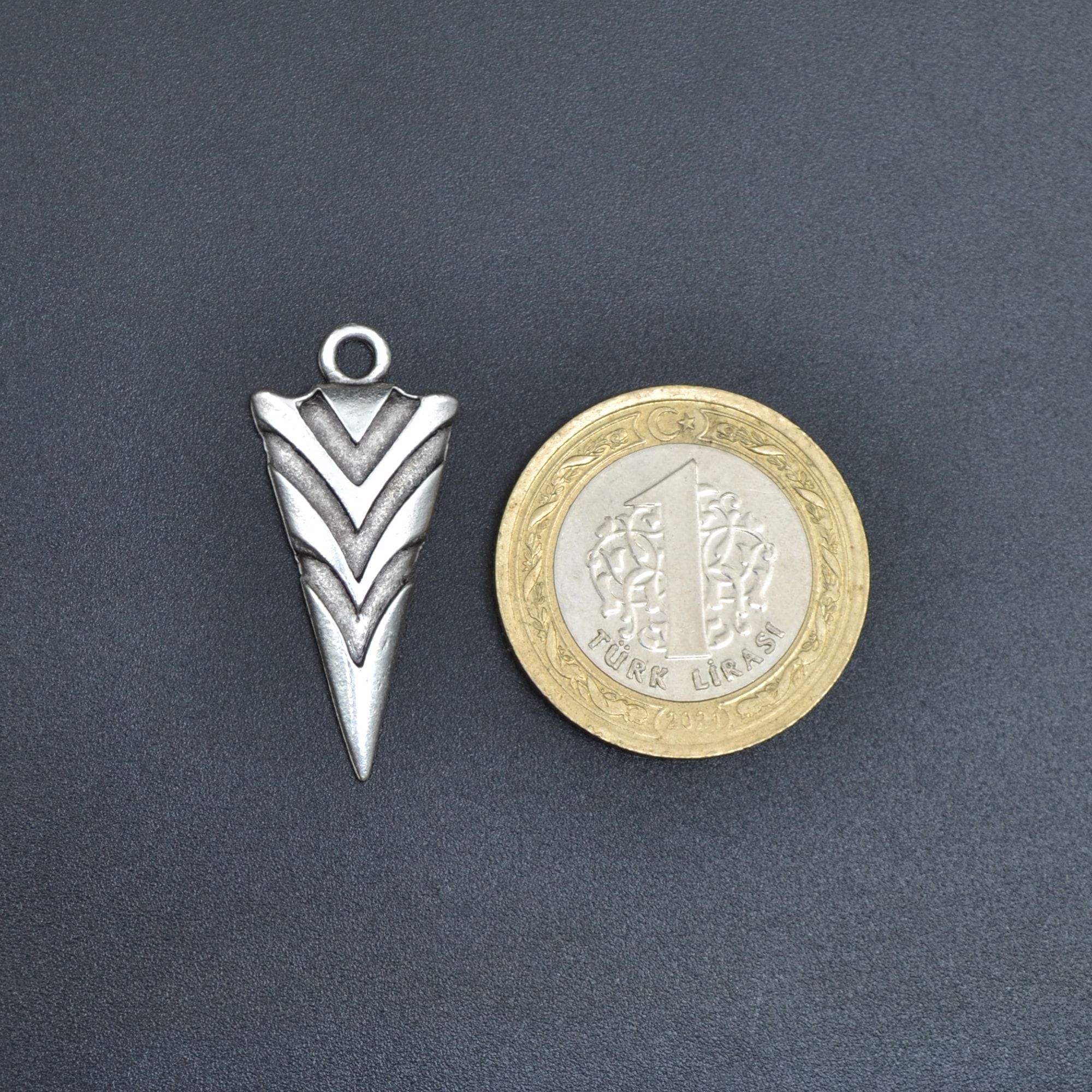 Minimal Ok Ucu Şeklinde Kolye - Gümüş ( Silver ) Renk - 60 cm Düz Ezme Zincir Kolye