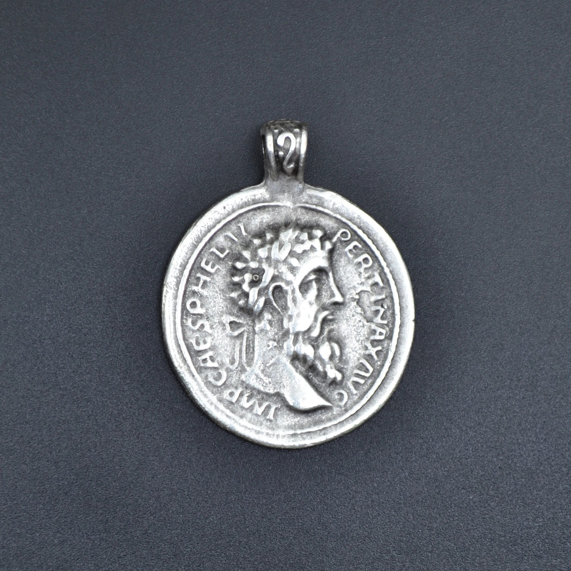 Roma Parası Sikke Kolye - Gümüş ( Silver ) Renk - 60 cm Deri İp Kolye