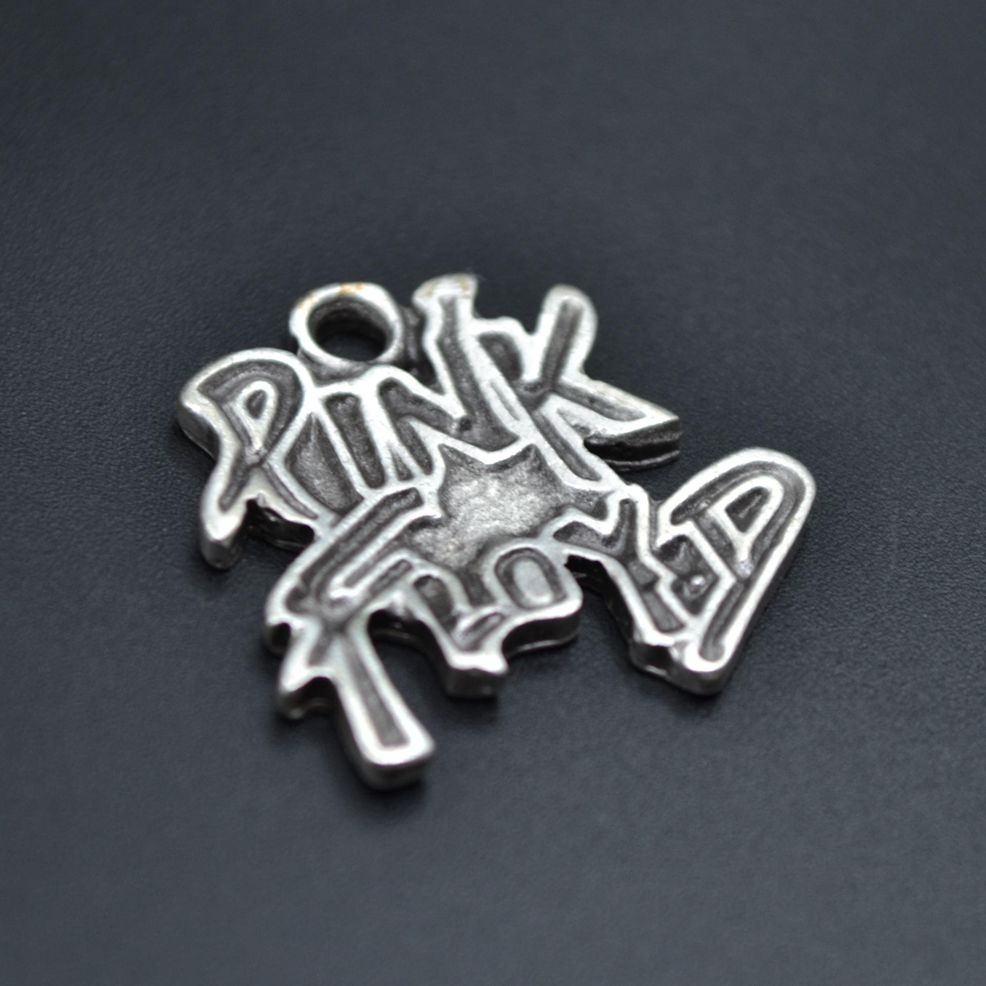 Pink Floyd Kolye - Gümüş ( Silver ) Renk - 60 cm Düz Ezme Zincir Kolye