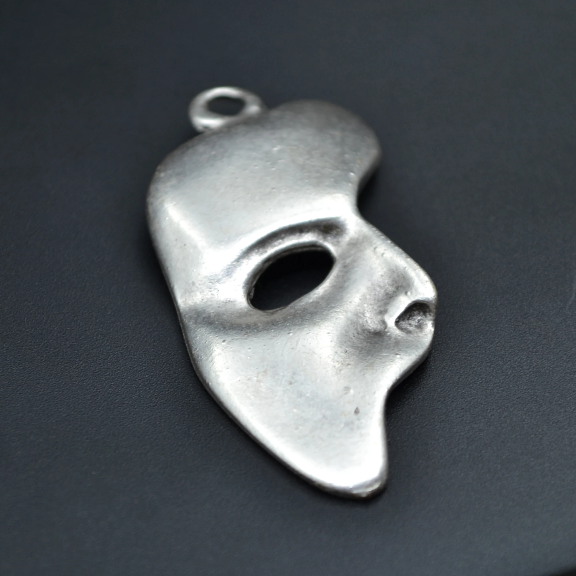 The Phantom Of The Opera - Maske Kolye - Gümüş ( Silver ) Renk - 60 cm Deri İp Kolye