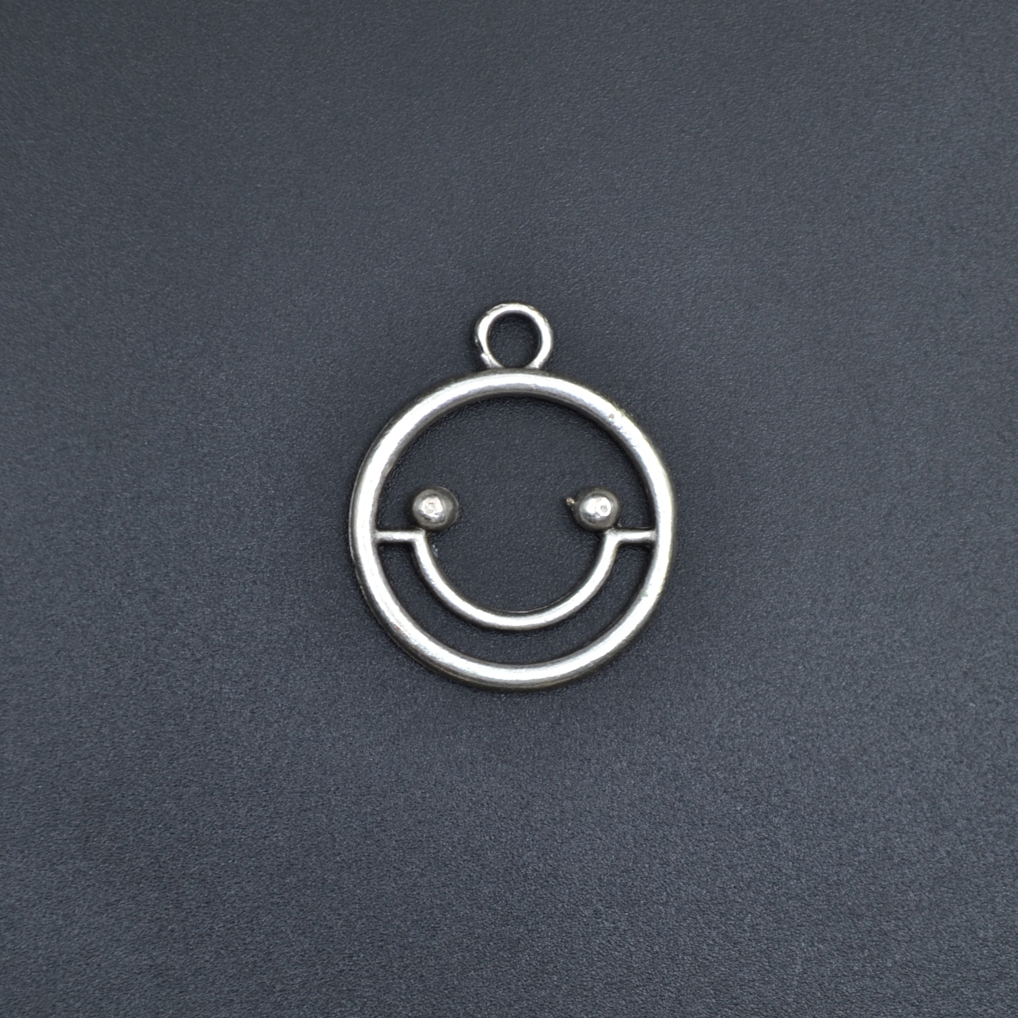 Minimal Gülen Surat - Smile Kolye Ucu - Gümüş ( Silver ) Renk