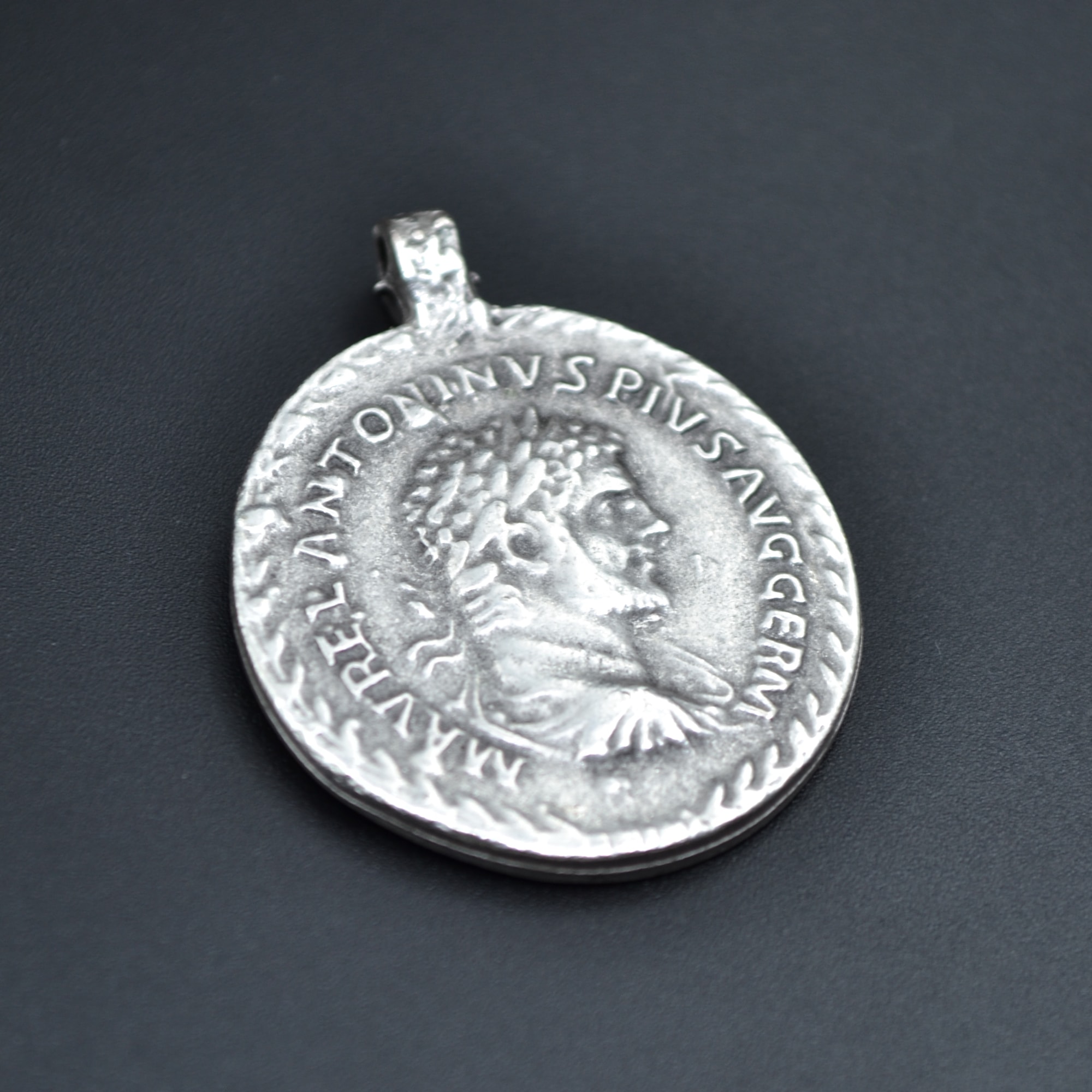 Roma Parası Sikke Kolye - Gümüş ( Silver ) Renk - 60 cm Deri İp Kolye