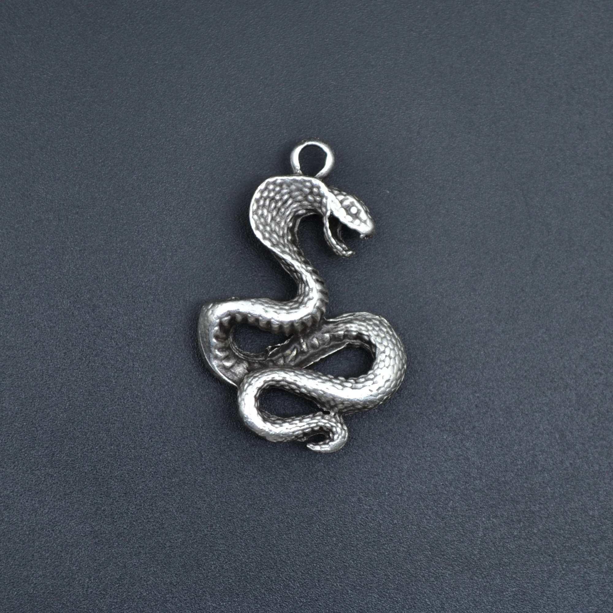 Kobra Yılan Kolye - Gümüş ( Silver ) Renk - 60 cm Deri İp Kolye