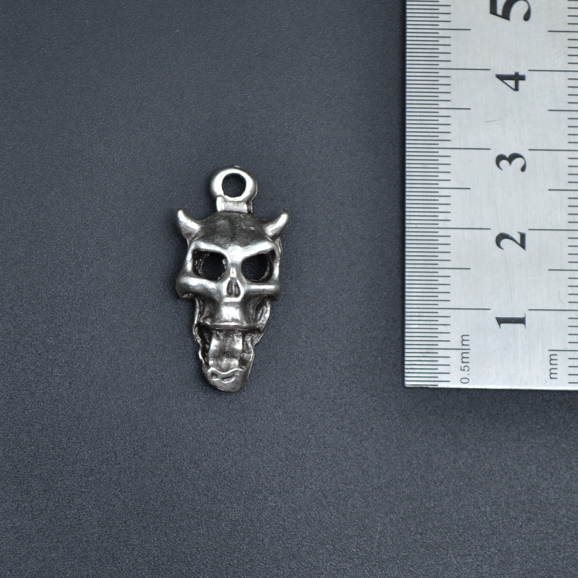 Minimal Diablo - Şeytan Kolye - Gümüş ( Silver ) Renk - 60 cm Deri İp Kolye