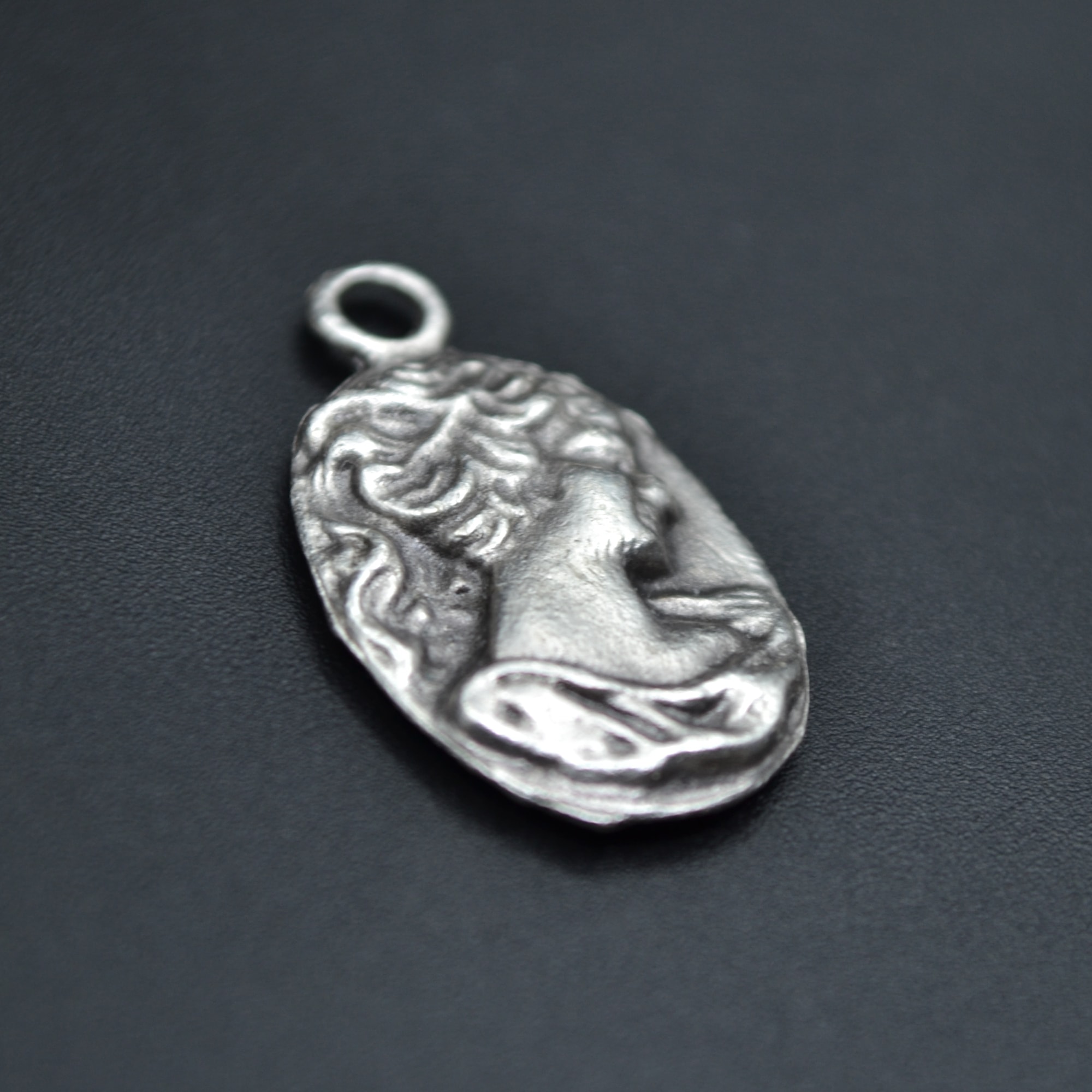 Minimal Vintage Cameo Kolye - Gümüş ( Silver ) Renk - 60 cm Deri İp Kolye