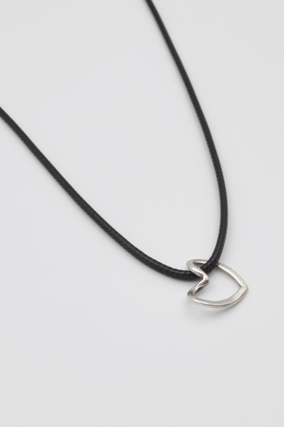 Minimalist Kalp Kolye - Gümüş ( Silver ) Renk - 60 cm Deri İp Kolye