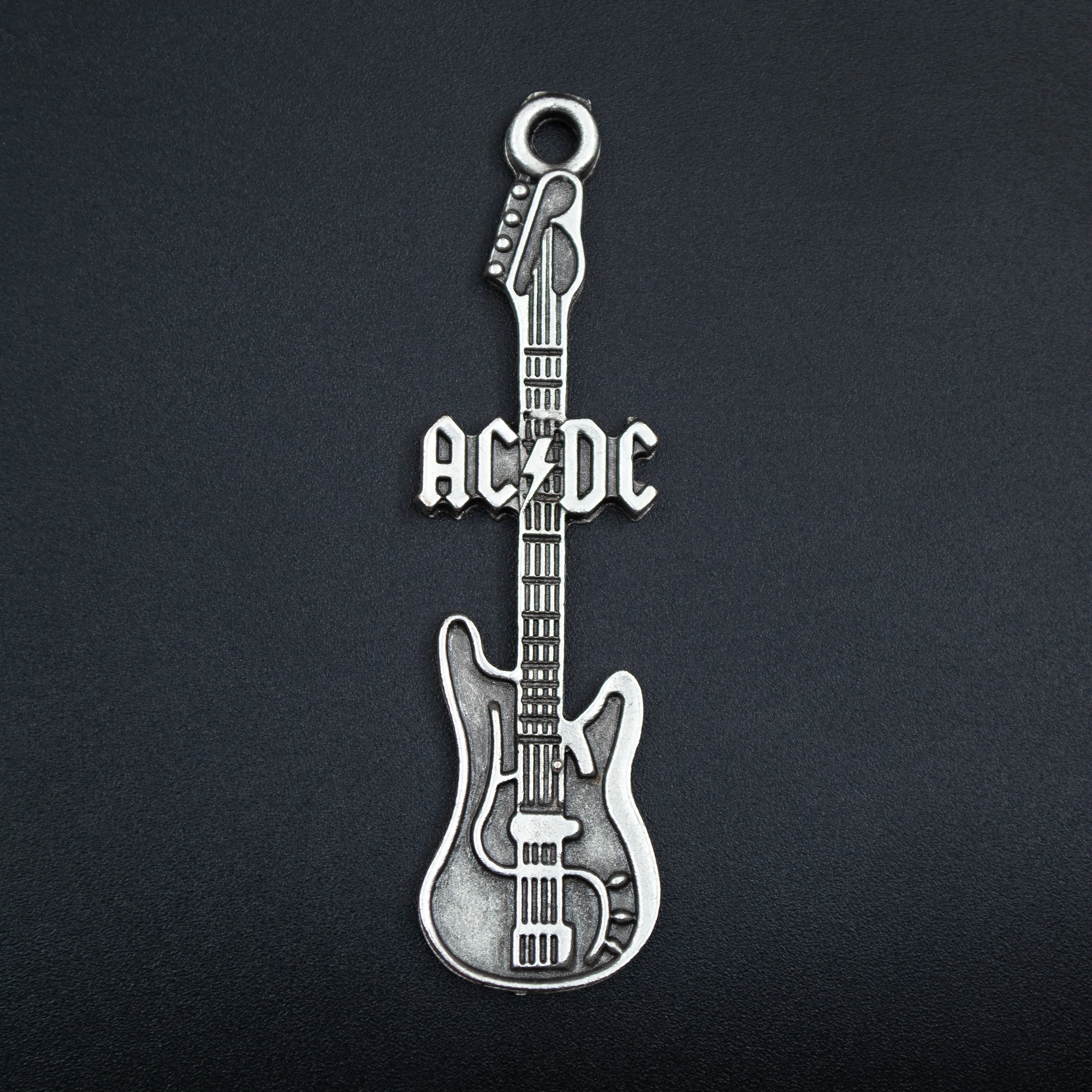 AC/DC Elektro Gitar Kolye - Gümüş ( Silver ) Renk - 60 cm Deri İp Kolye
