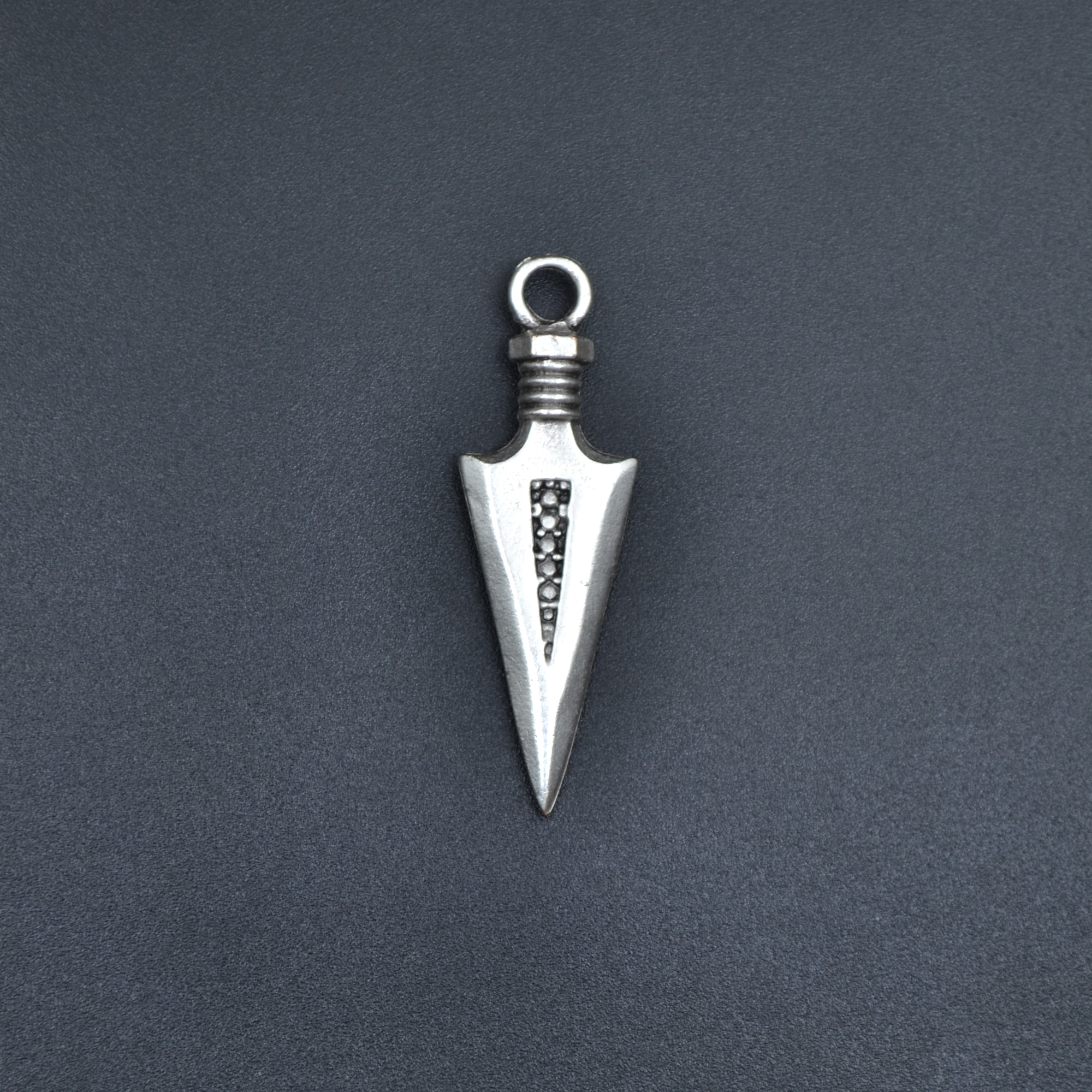 Ok Ucu Şeklinde Kolye - Gümüş ( Silver ) Renk - 60 cm Düz Ezme Zincir Kolye