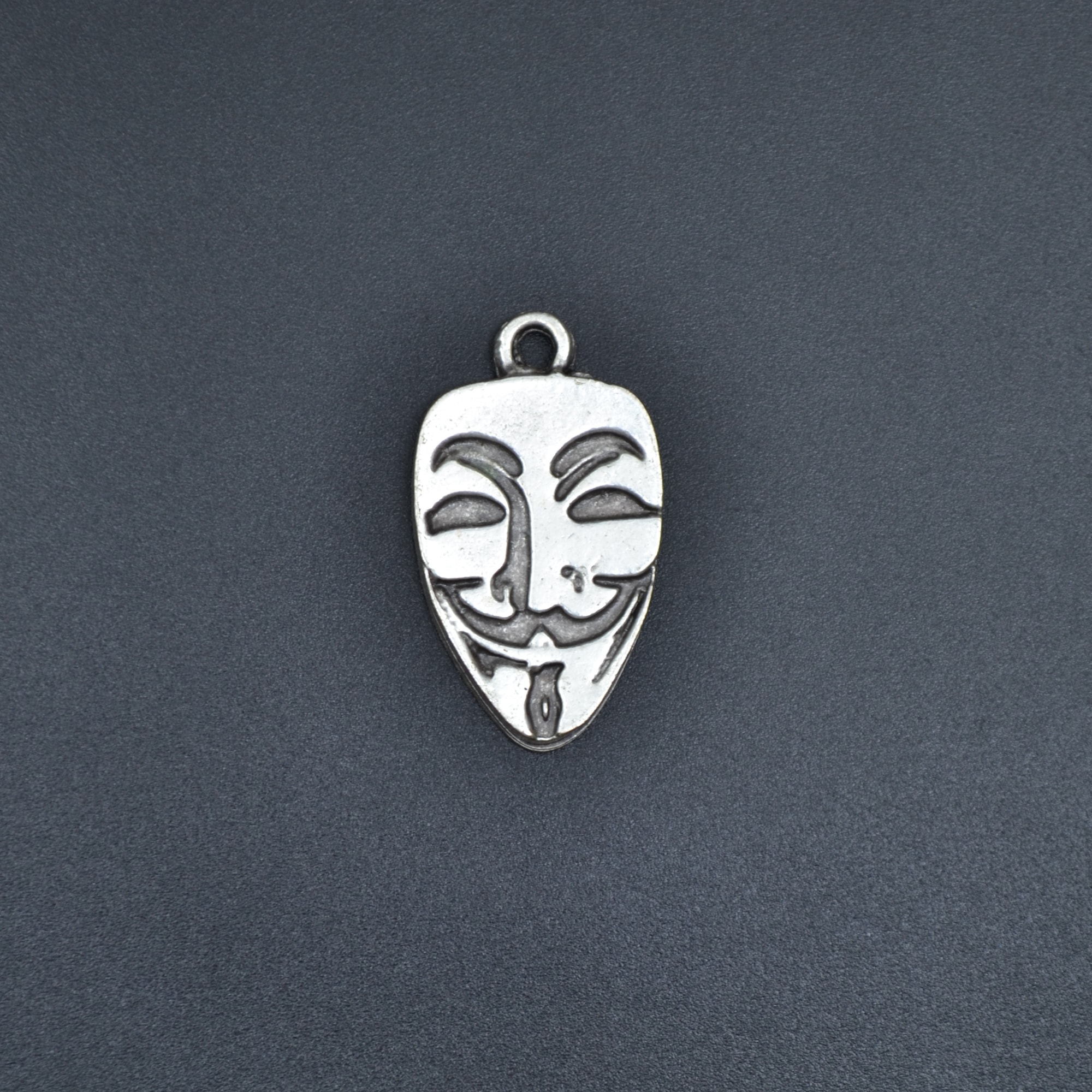 V For Vendetta Kolye - Gümüş ( Silver ) Renk - 60 cm Düz Ezme Zincir Kolye