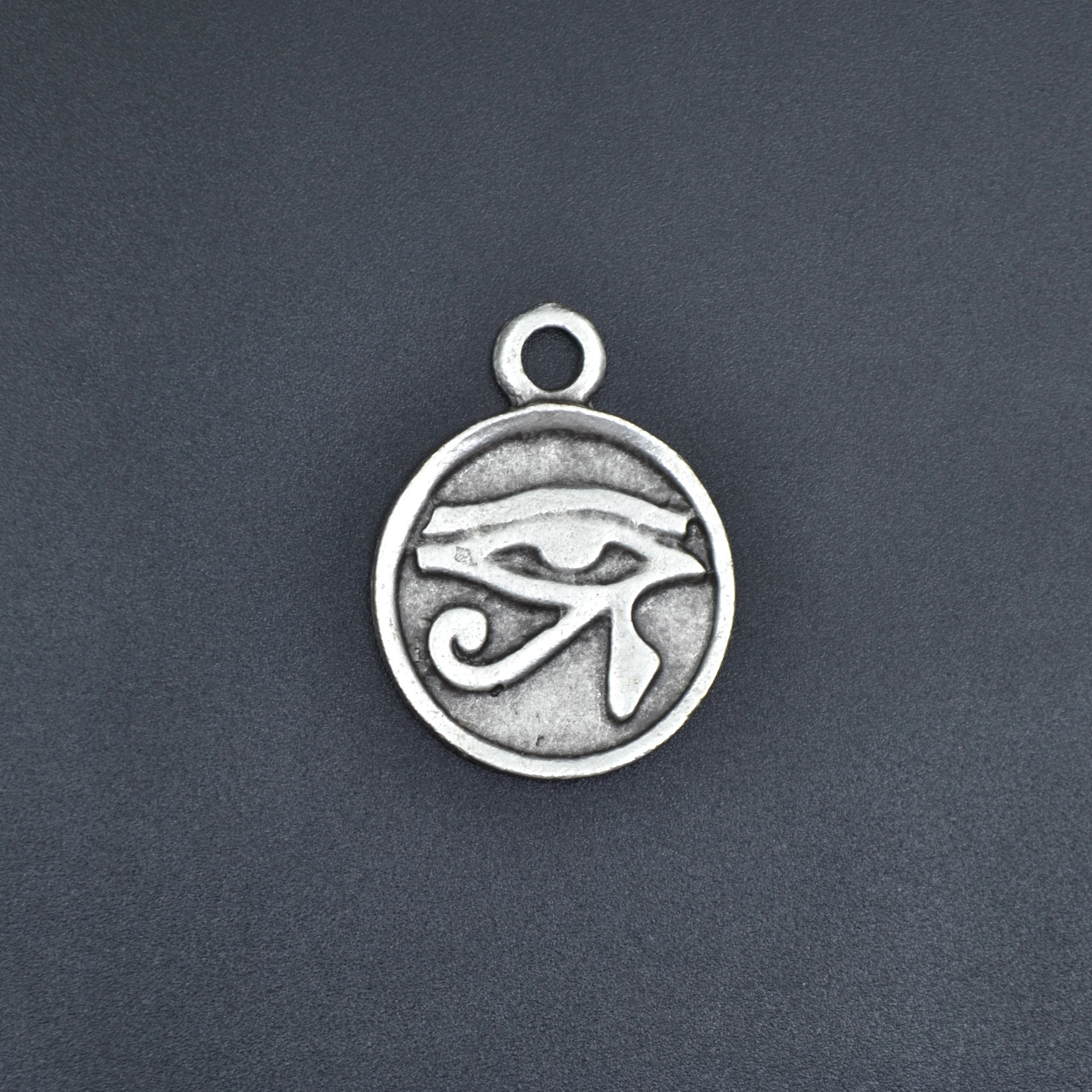 Ra'nın Gözü Madalyon Kolye Ucu - Gümüş ( Silver ) Renk