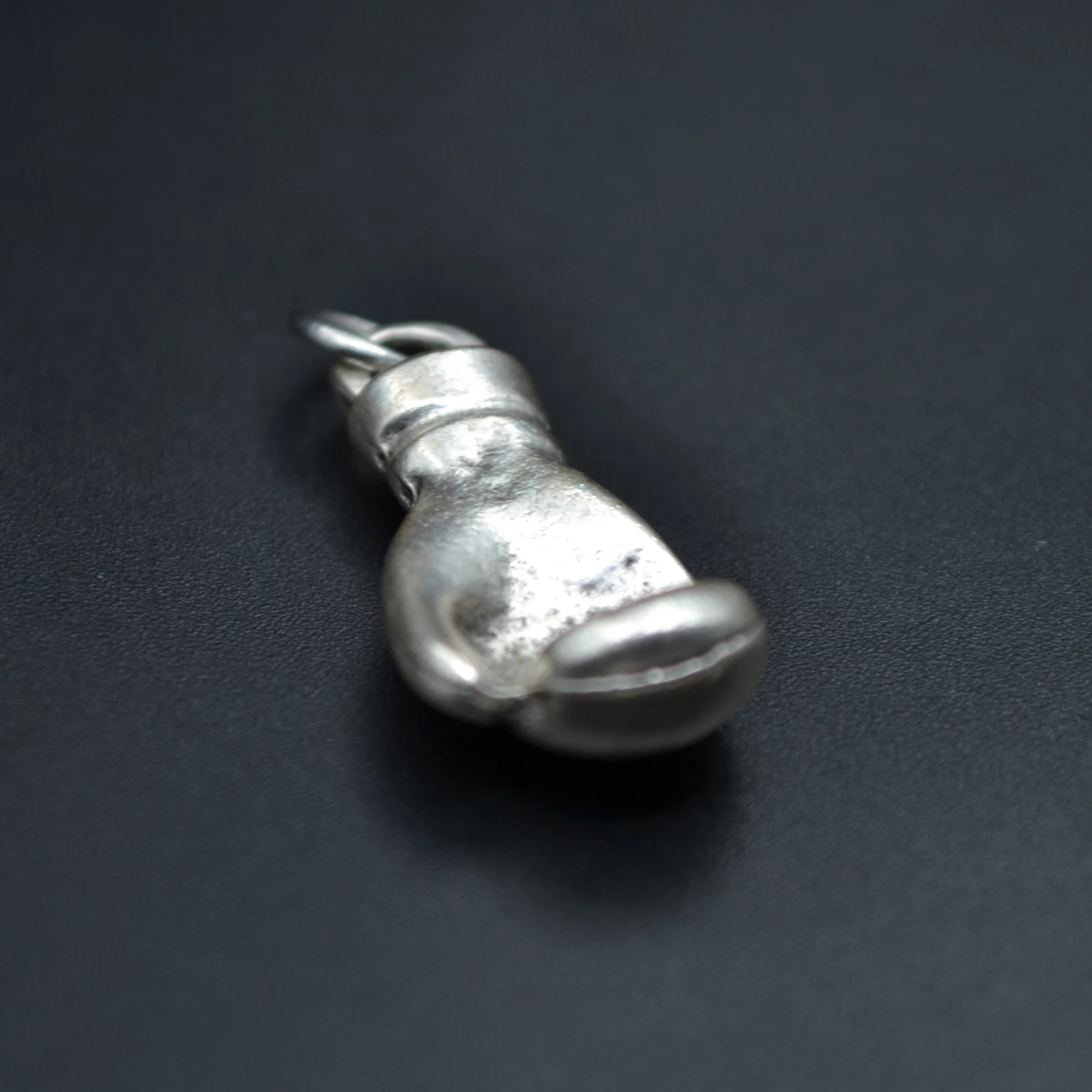 Boks Eldiveni Kolye - Gümüş ( Silver ) Renk - 60 cm Düz Ezme Zincir Kolye