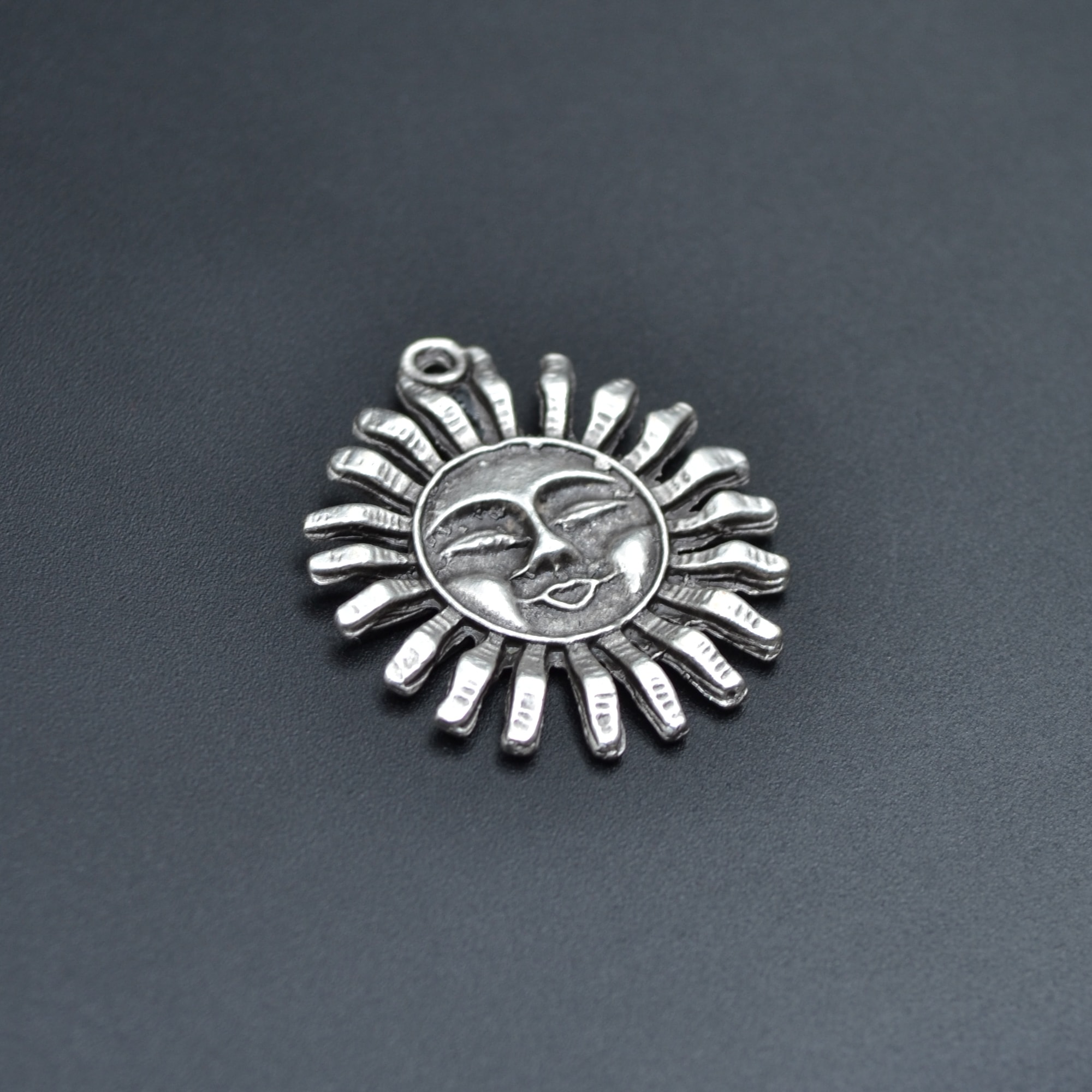 Gülen Güneş Kolye - Gümüş ( Silver ) Renk - 60 cm Düz Ezme Zincir Kolye