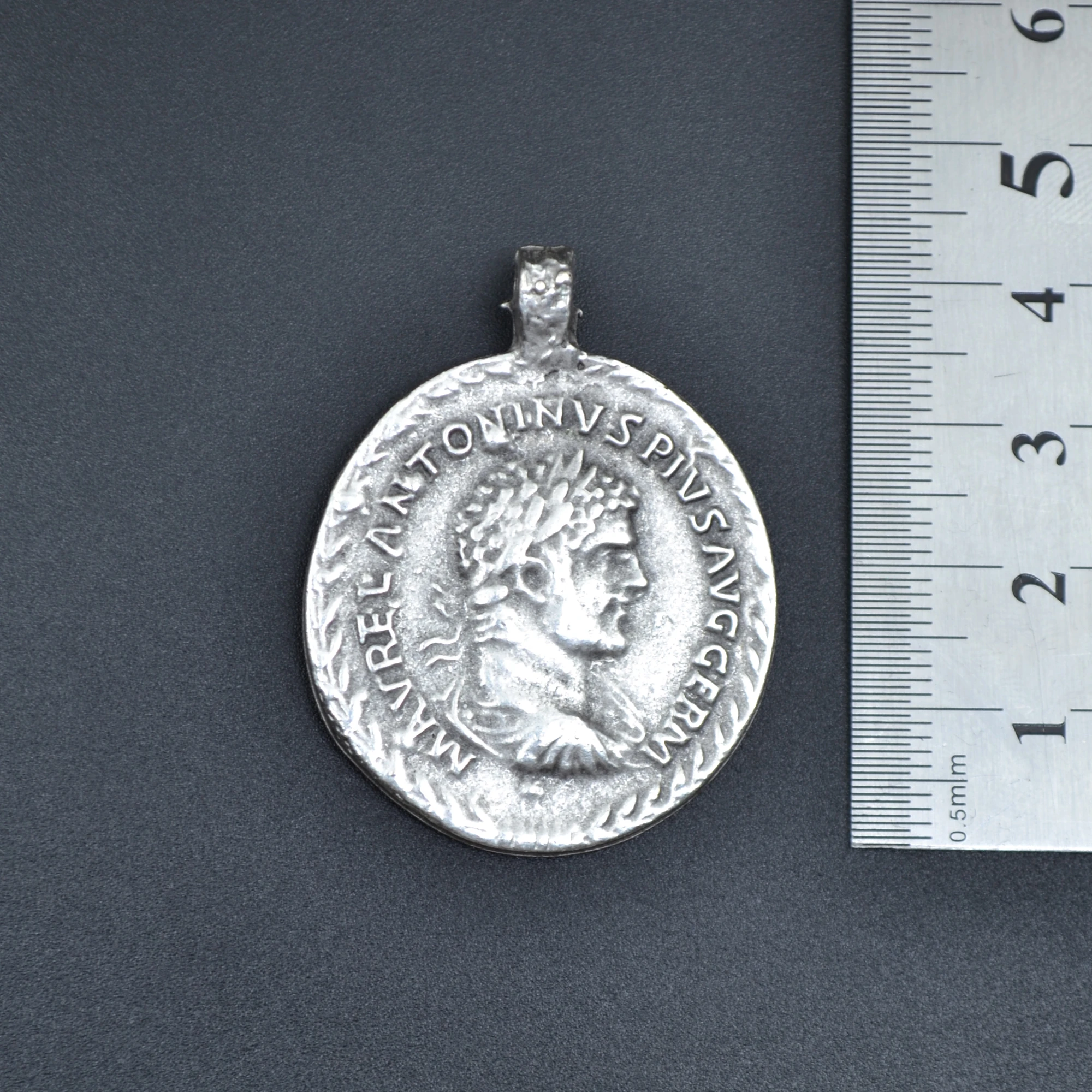 Roma Parası Sikke Kolye Ucu - Gümüş ( Silver ) Renk