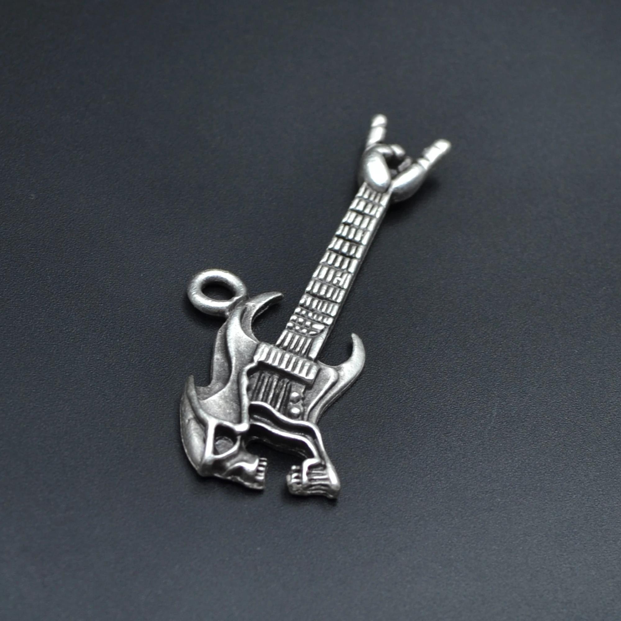 Kuru Kafa Elektro Gitar Kolye - Gümüş ( Silver ) Renk - 60 cm Düz Ezme Zincir Kolye