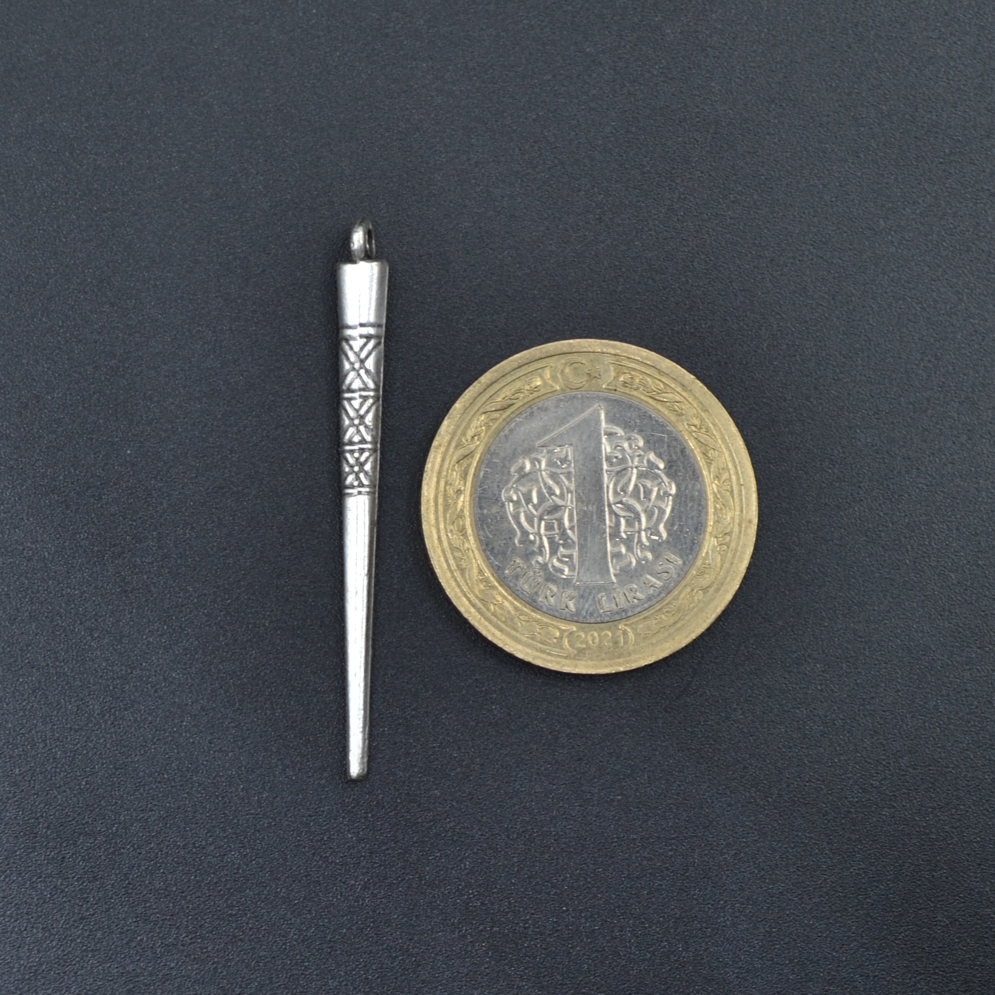 Etnik Desenli Çubuk Kolye - Gümüş ( Silver ) Renk - 60 cm Deri İp Kolye