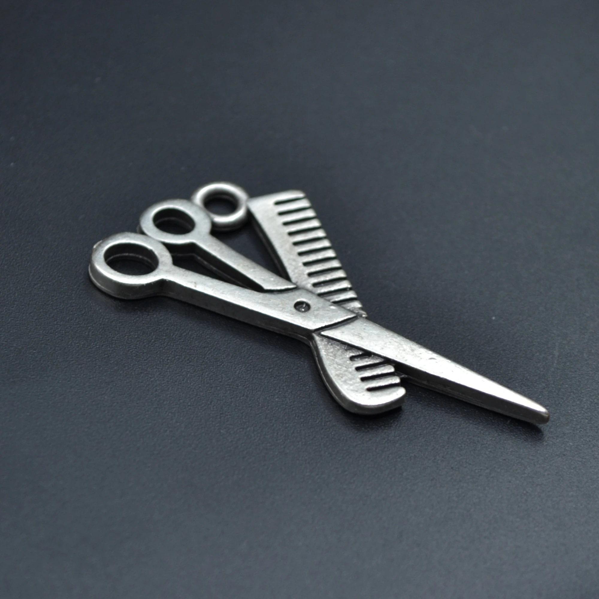 Makas - Tarak - Berber Kolye - Gümüş ( Silver ) Renk - 60 cm Deri İp Kolye