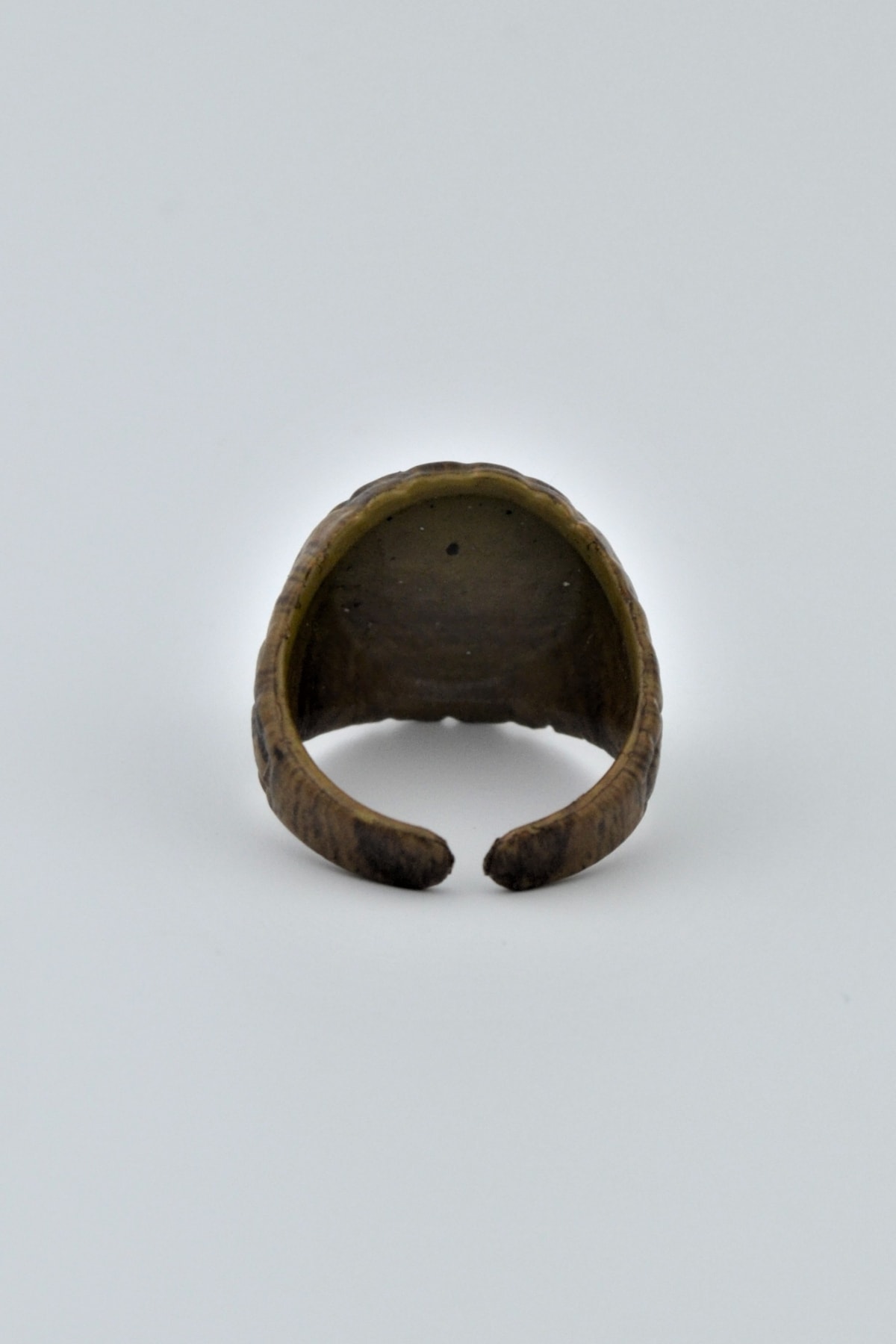 Yuvarlak Şovalye Ahşap Görünümlü Ayarlamalı Erkek Yüzük