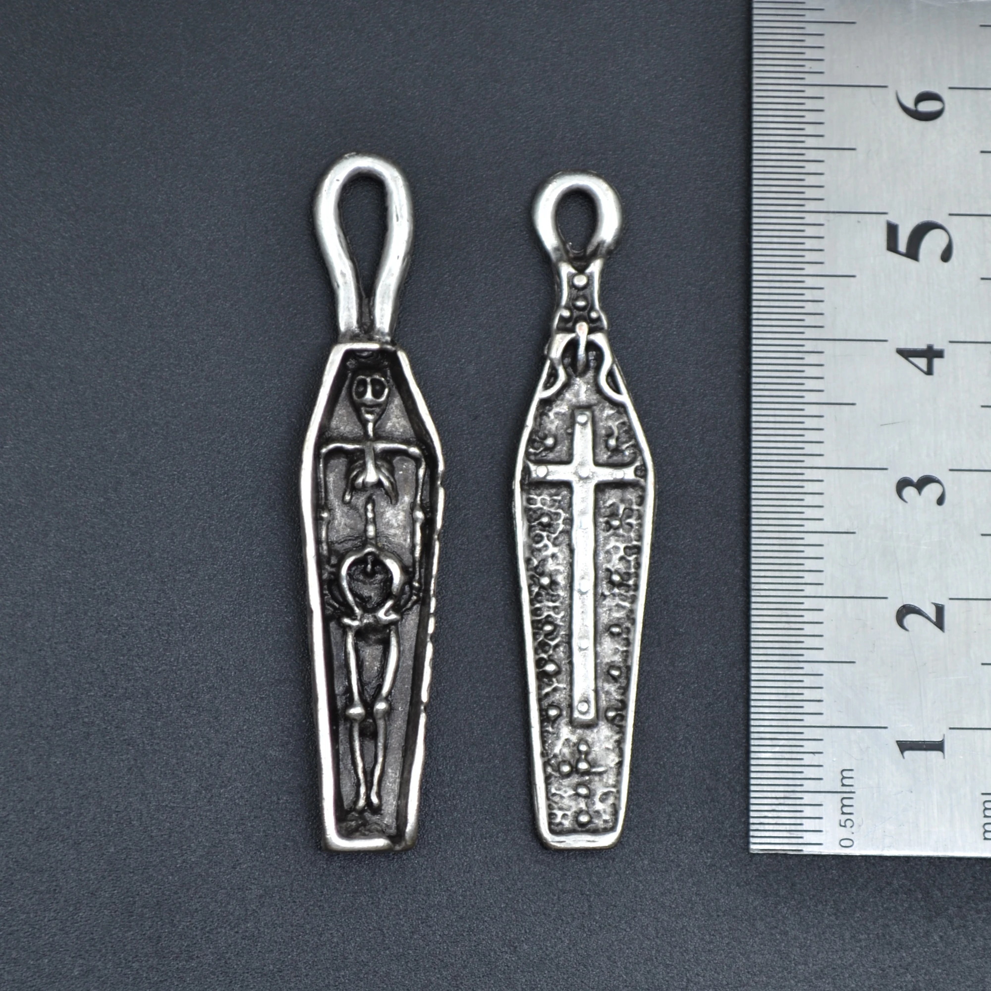 Haç İşlemeli Tabut Kolye Ucu - Gümüş ( Silver ) Renk