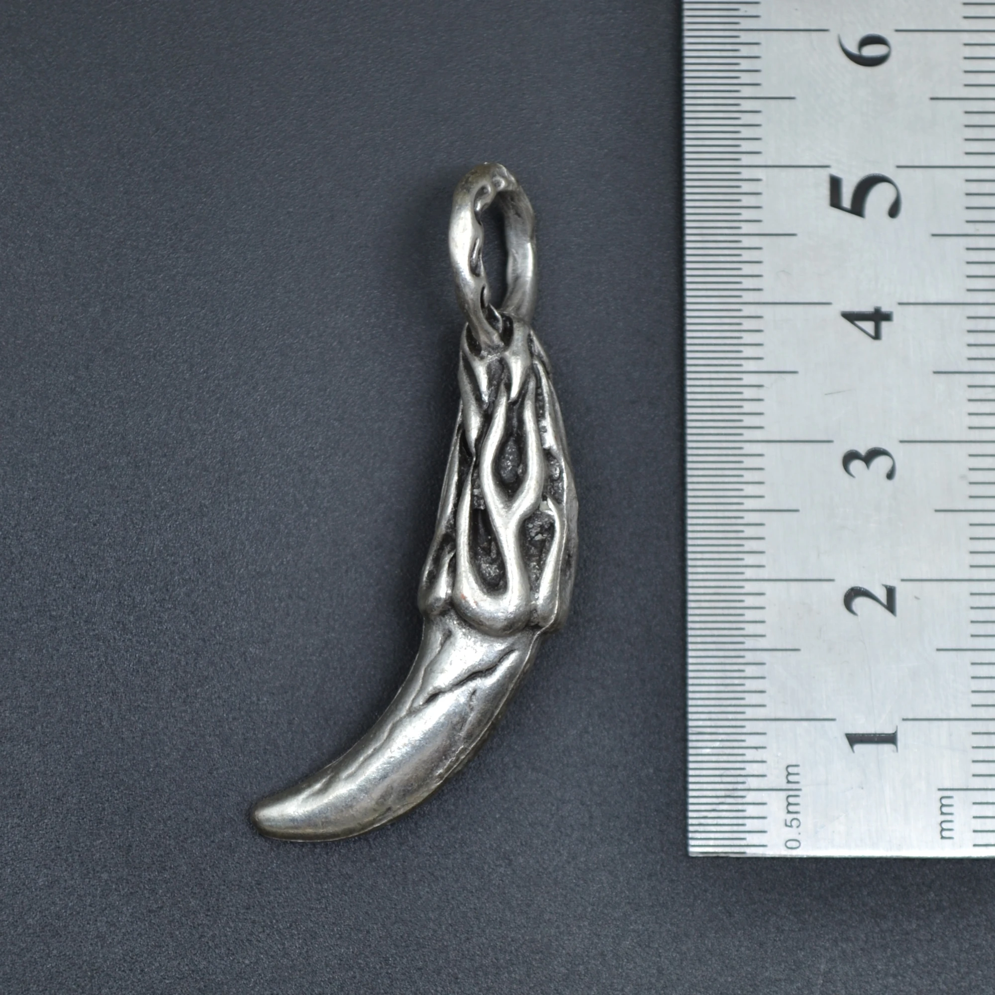 Kurt Dişi Şeklinde Kolye - Gümüş ( Silver ) Renk - 60 cm Düz Ezme Zincir Kolye