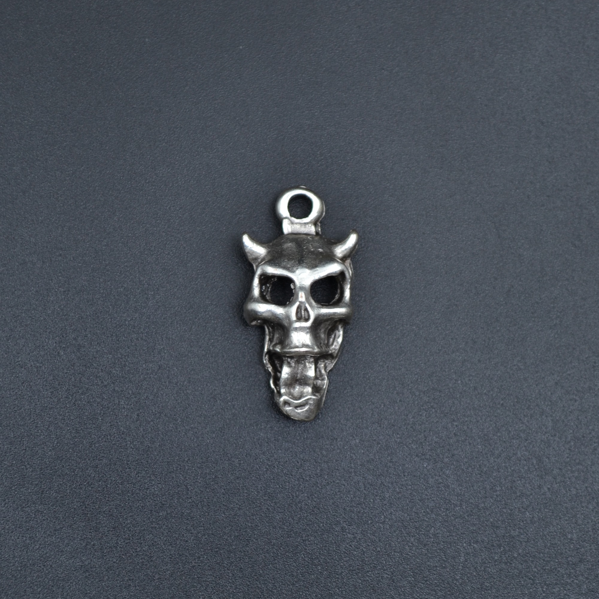 Minimal Diablo - Şeytan Kolye - Gümüş ( Silver ) Renk - 60 cm Deri İp Kolye