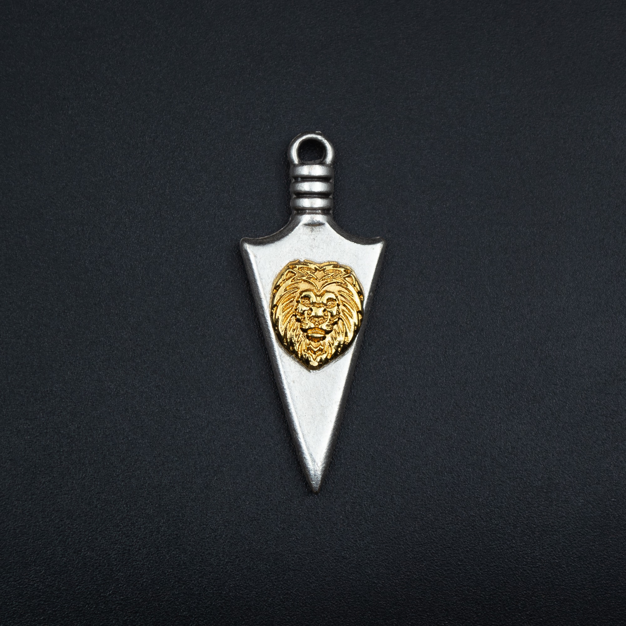 Ok Ucu Aslan Detaylı Kolye - Gümüş ( Silver ) Renk - 60 cm Deri İp Kolye