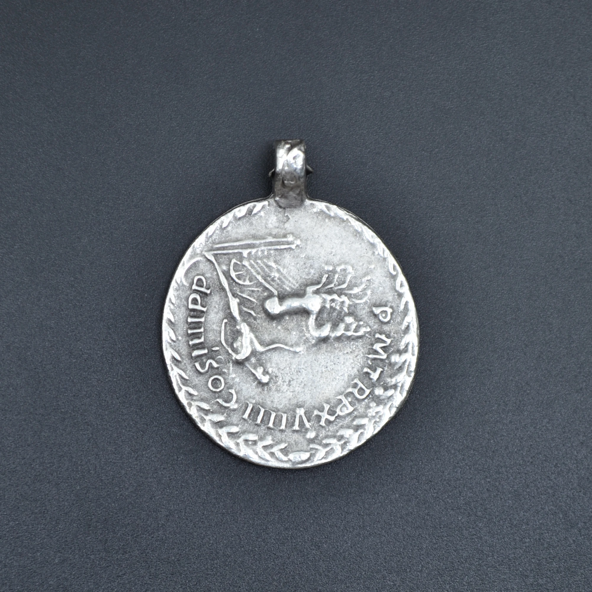 Roma Parası Sikke Kolye Ucu - Gümüş ( Silver ) Renk