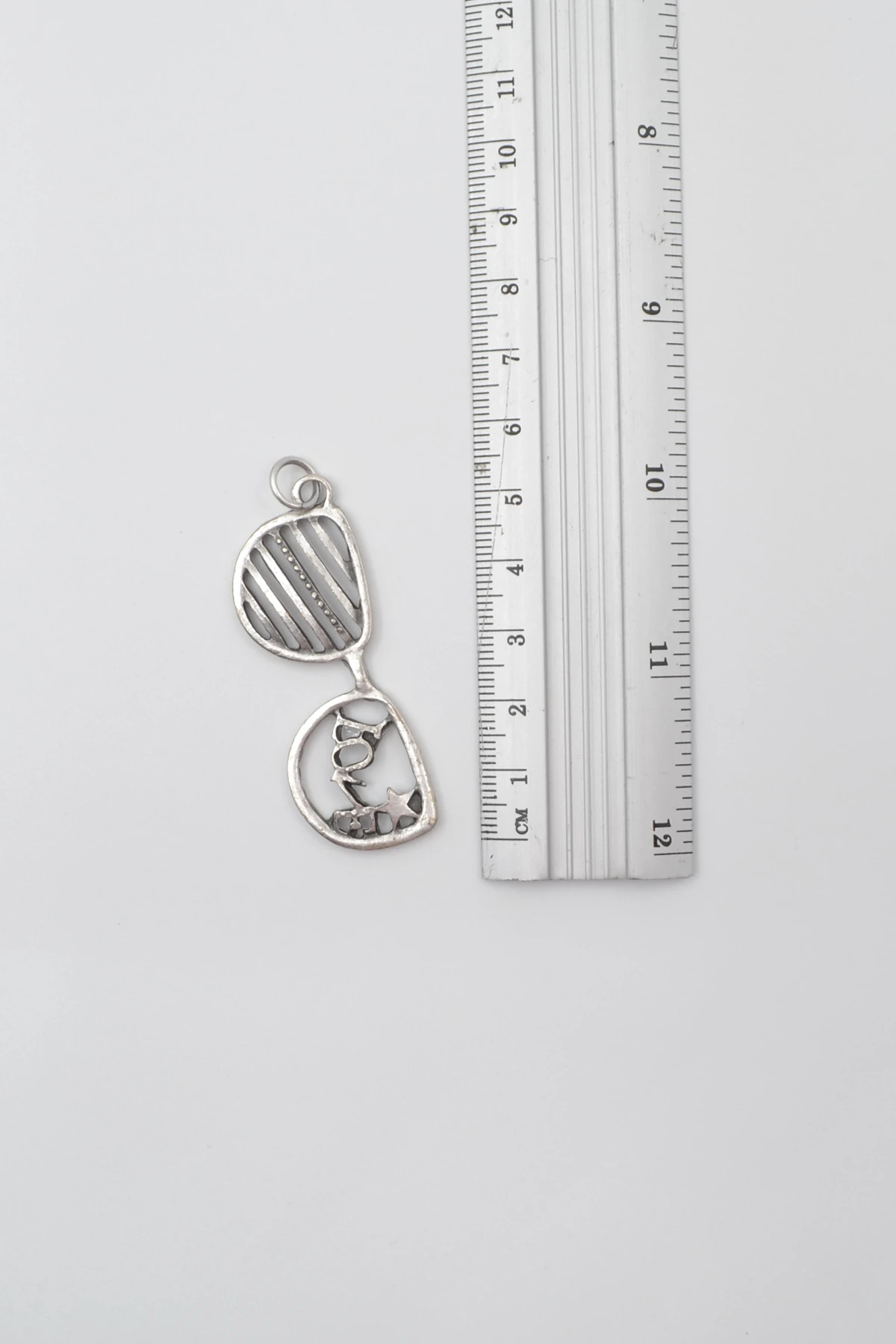 Gözlük ve Love Kolye Ucu - Gümüş ( Silver ) Renk