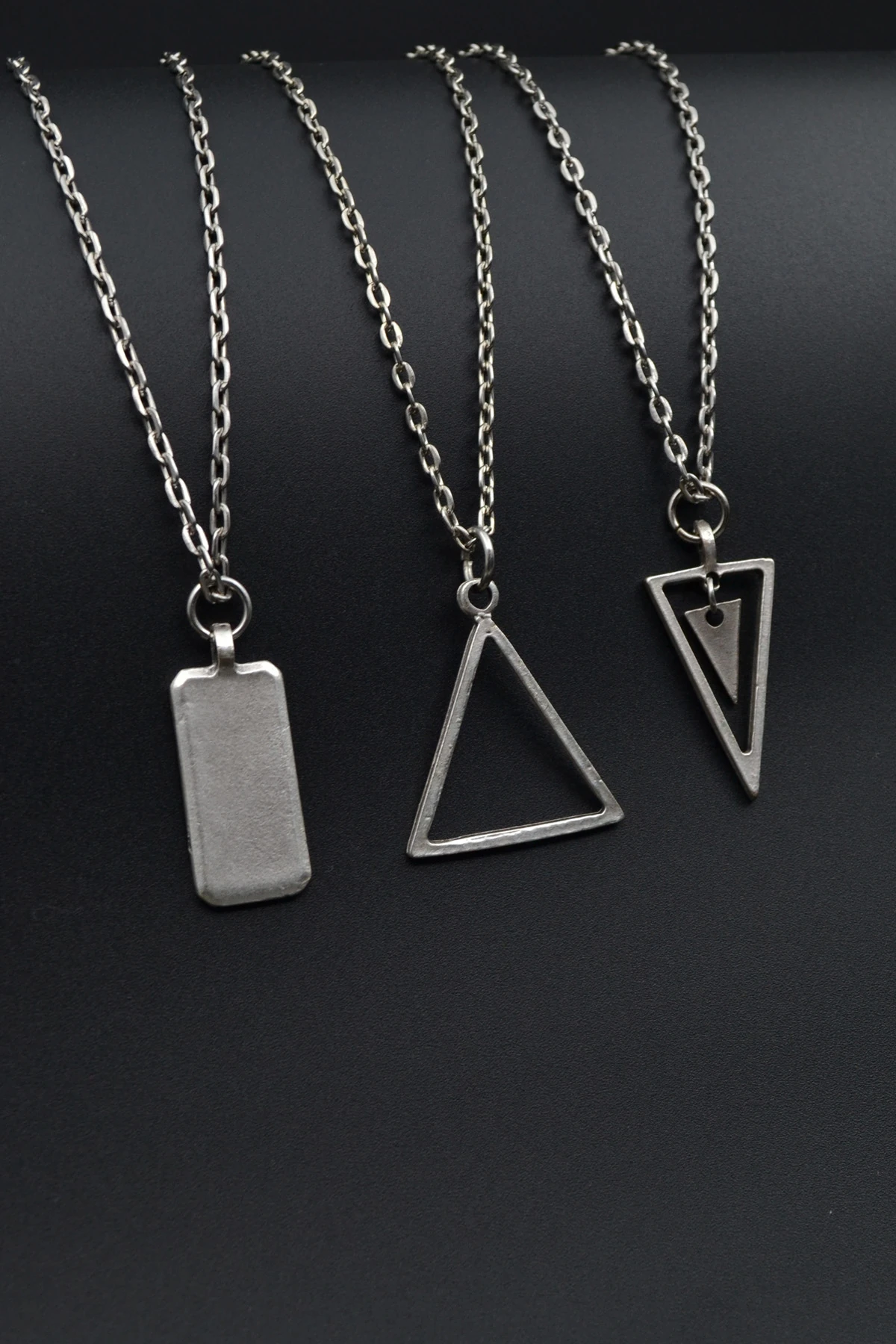 3'lü Dikdörtgen Sallantılı Üçgen Geometrik Erkek Kadın Kolye Seti