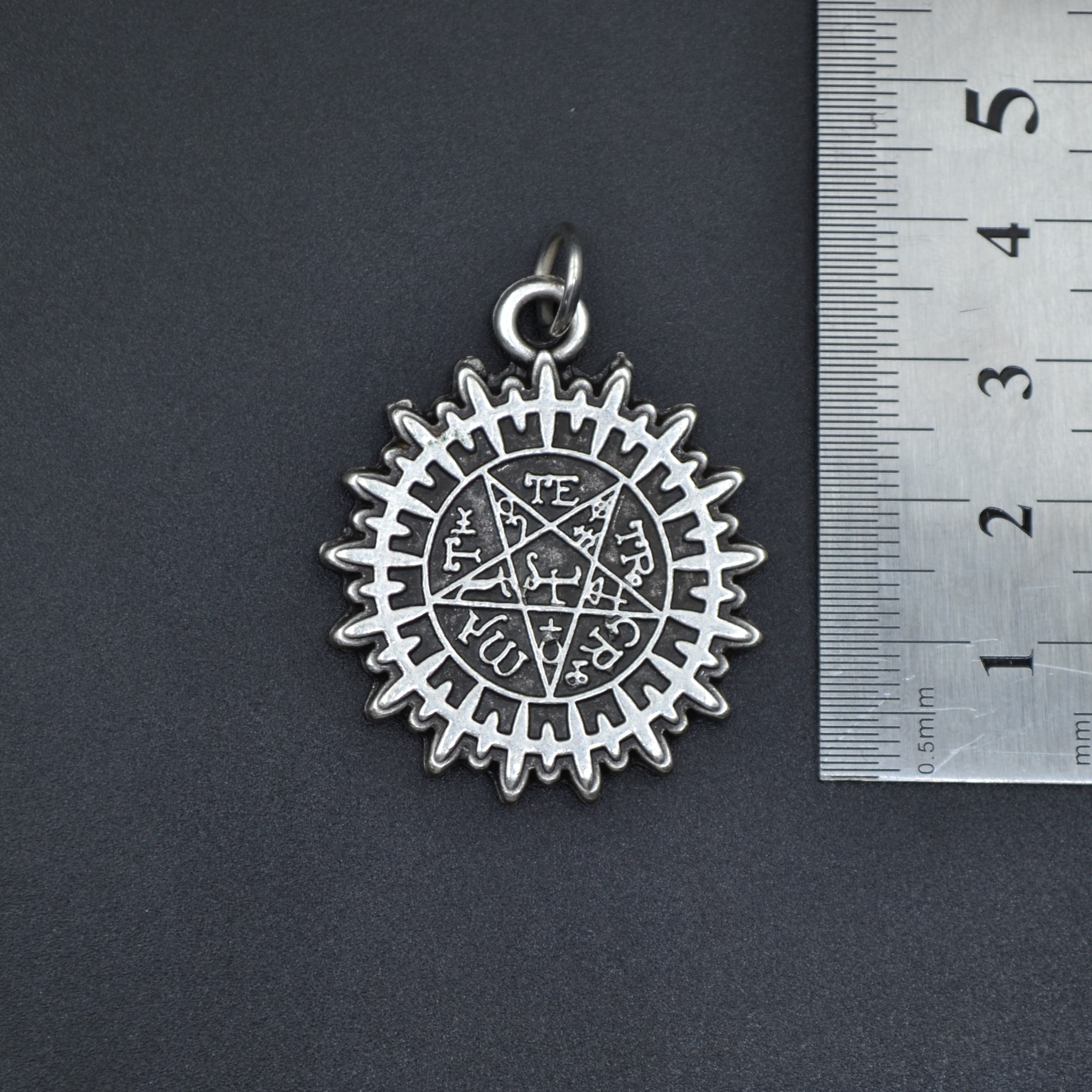 Anime Black Butler Kuroshitsuji Kolye - Gümüş ( Silver ) Renk - 60 cm Düz Ezme Zincir Kolye