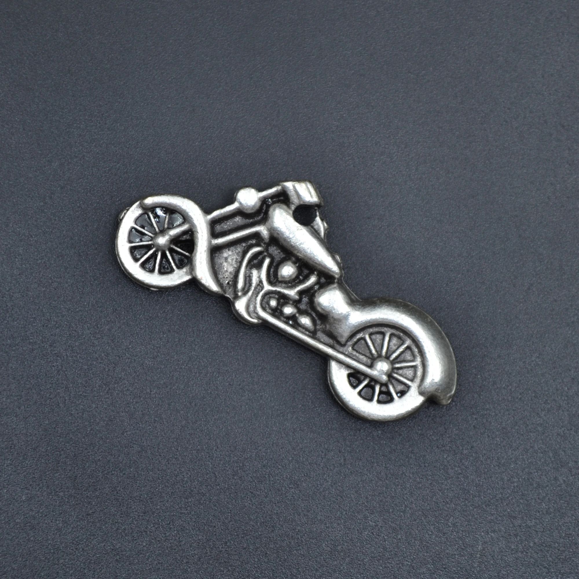 Chopper Motor Kolye - Gümüş ( Silver ) Renk - 60 cm Deri İp Kolye