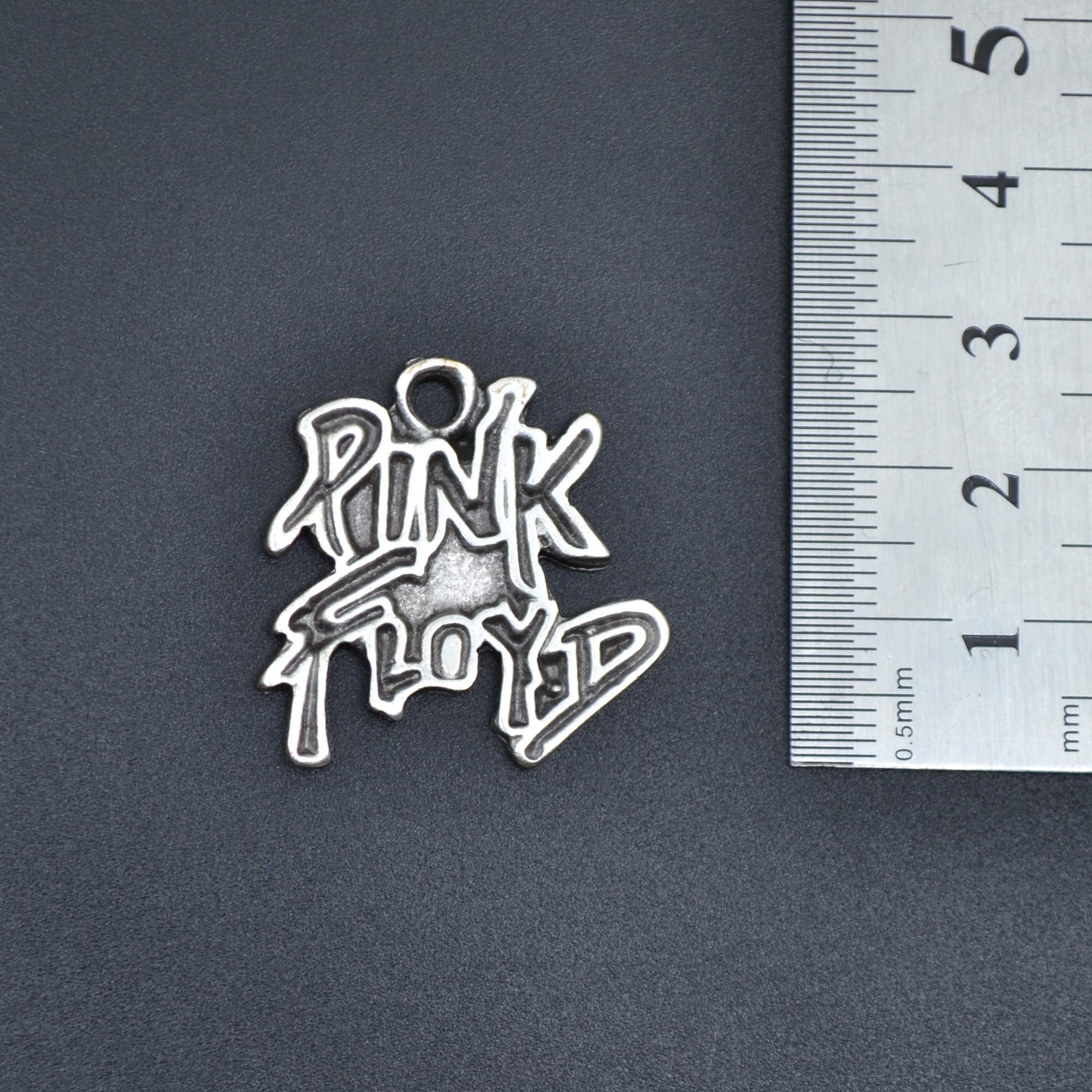 Pink Floyd Kolye - Gümüş ( Silver ) Renk - 60 cm Düz Ezme Zincir Kolye