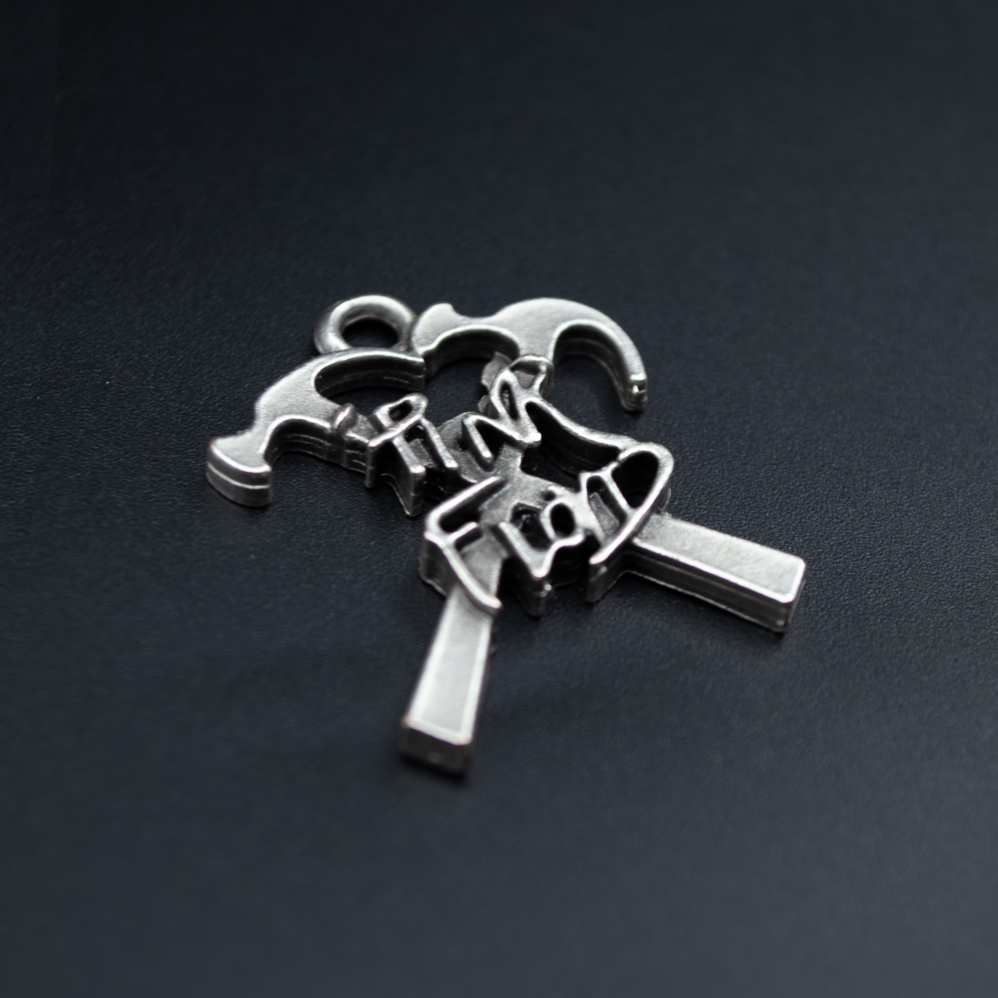 Pink Floyd Kolye - Gümüş ( Silver ) Renk - 60 cm Deri İp Kolye