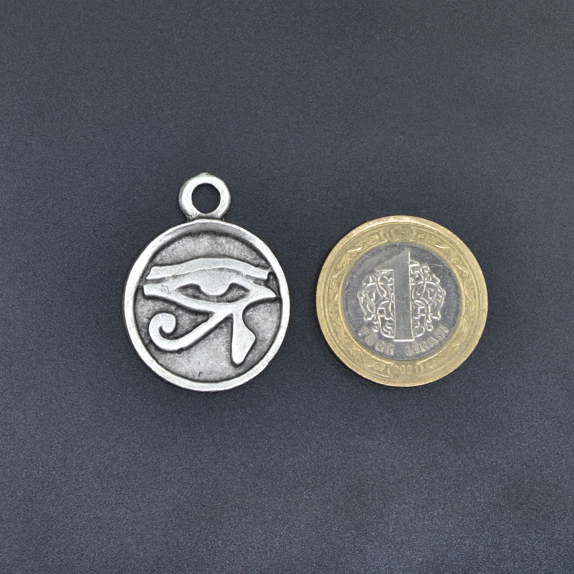 Ra'nın Gözü Madalyon Kolye - Gümüş ( Silver ) Renk - 60 cm Deri İp Kolye