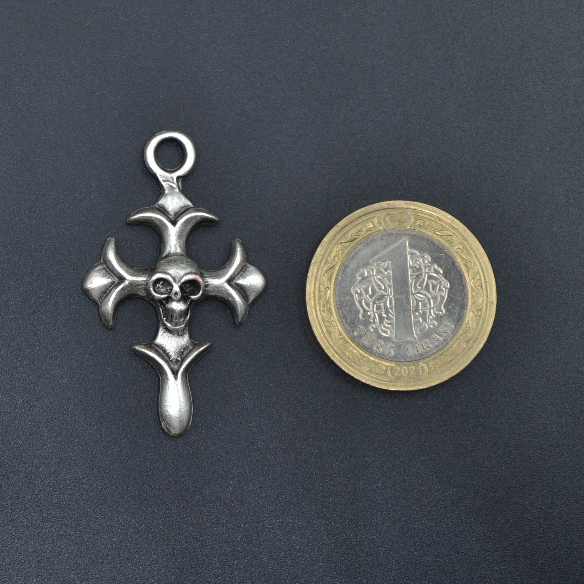 Kuru Kafalı Haç Kolye Ucu - Gümüş ( Silver ) Renk