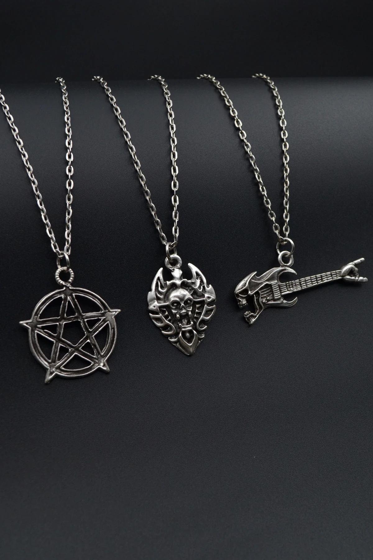3'lü Pentagram Kuru Kafa Gitar Diablo Kalkan Erkek Kadın Kolye Seti