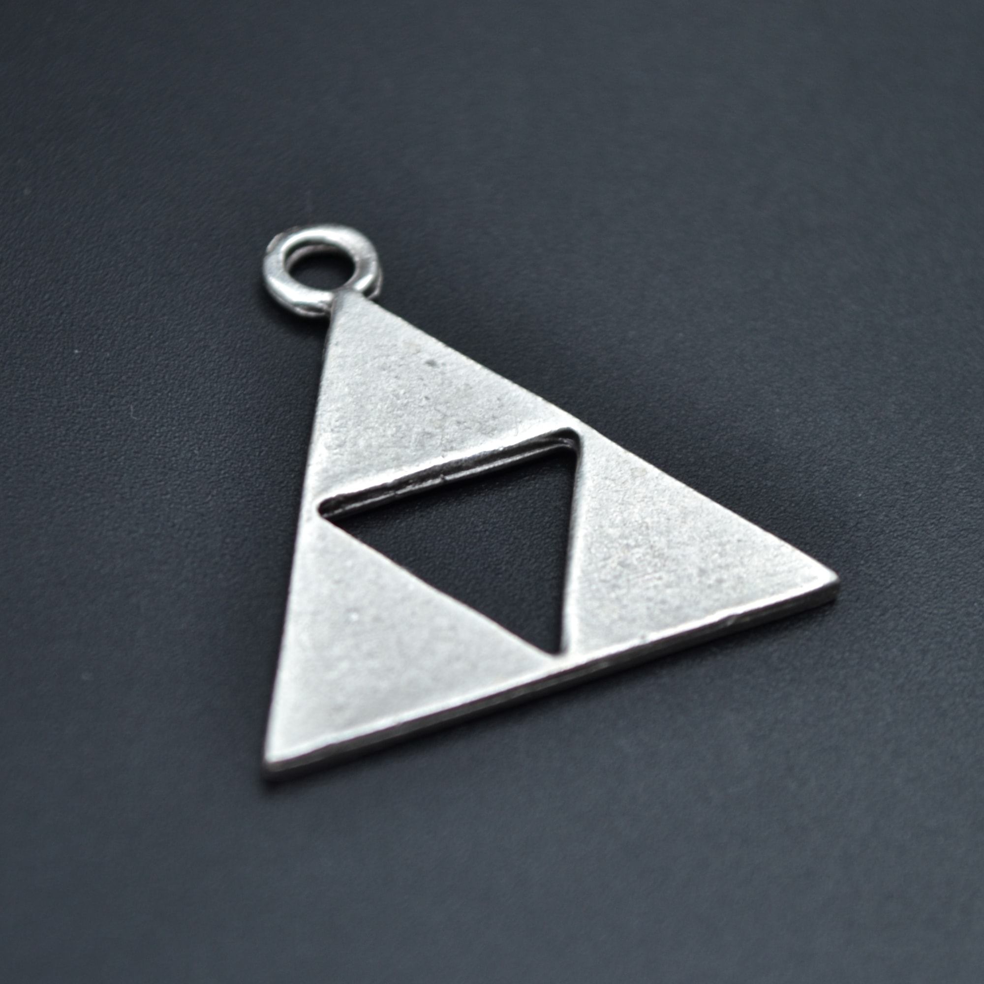 The Legend Of Zelda - Üçgen Kolye Ucu - Gümüş ( Silver ) Renk