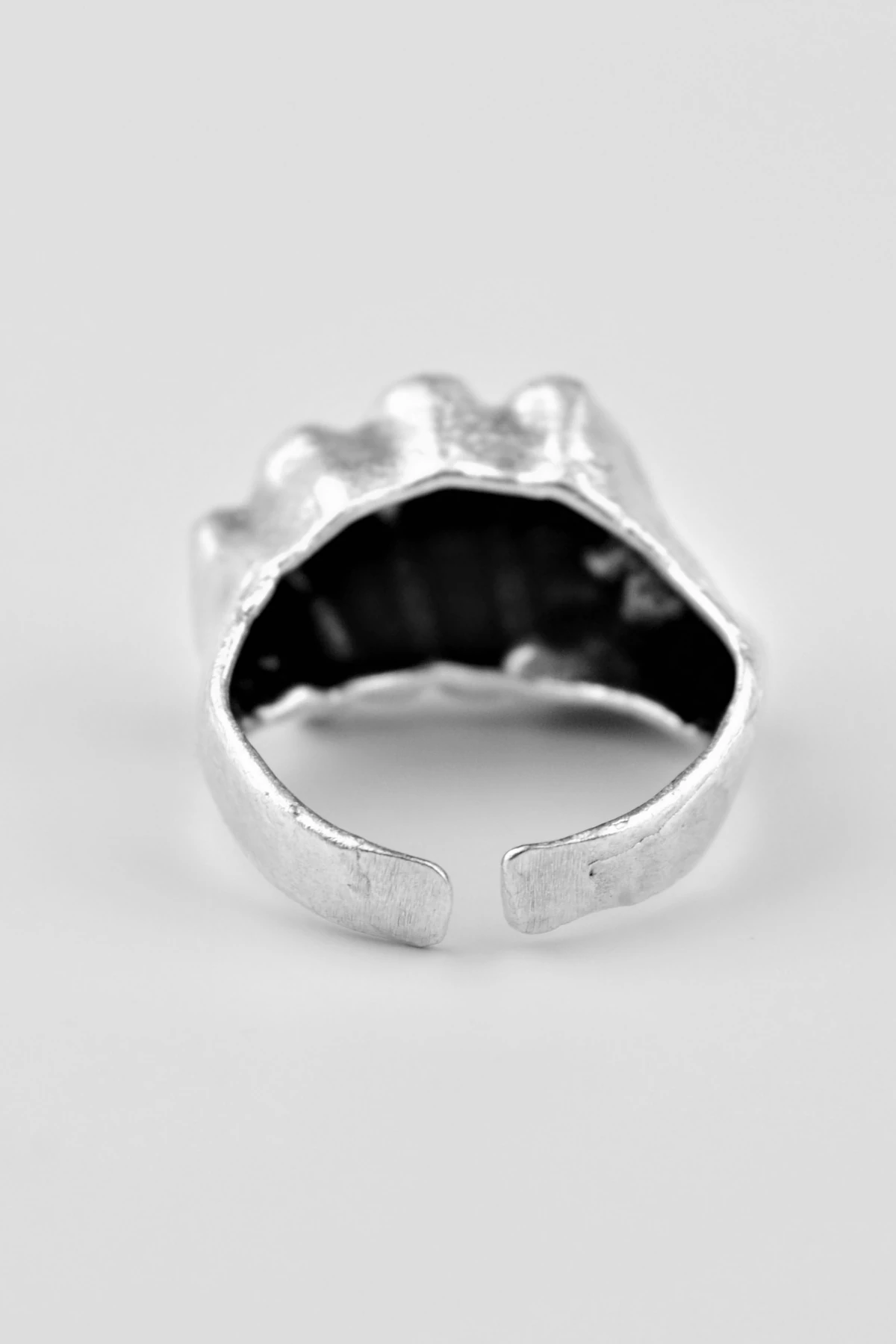 Yumruk Antik Gümüş Kaplama Ayarlamalı Erkek Yüzük