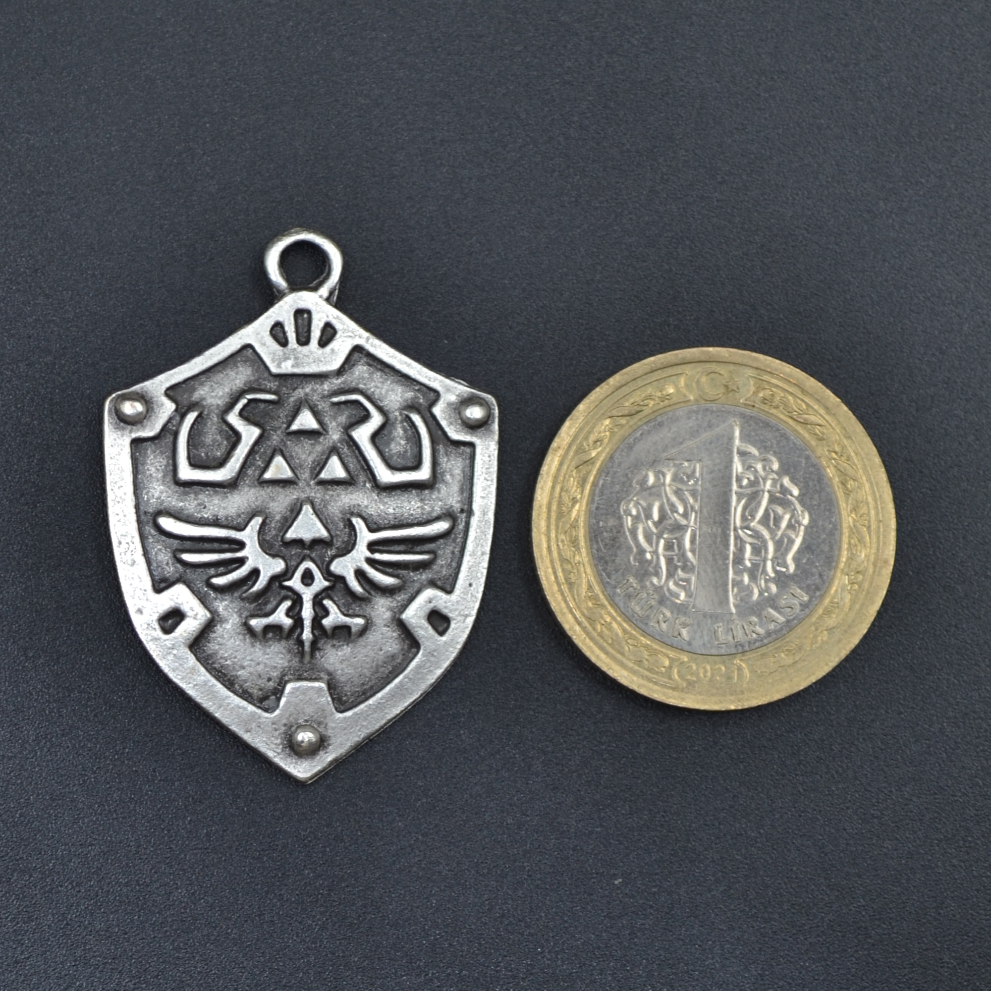 The Legend Of Zelda Kalkan Kolye - Gümüş ( Silver ) Renk - 60 cm Deri İp Kolye