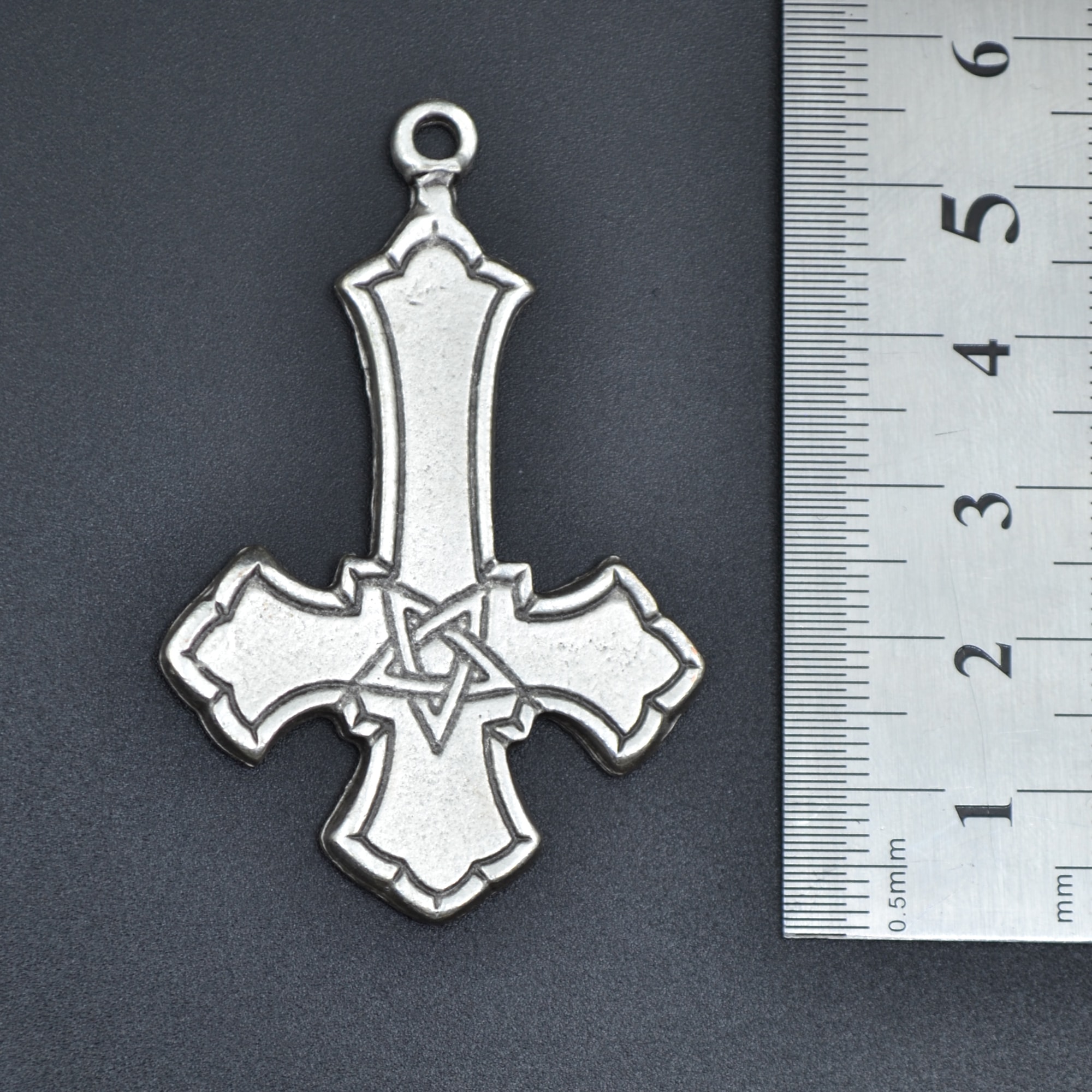 Ters Haç Kolye - Gümüş ( Silver ) Renk - 60 cm Düz Ezme Zincir Kolye