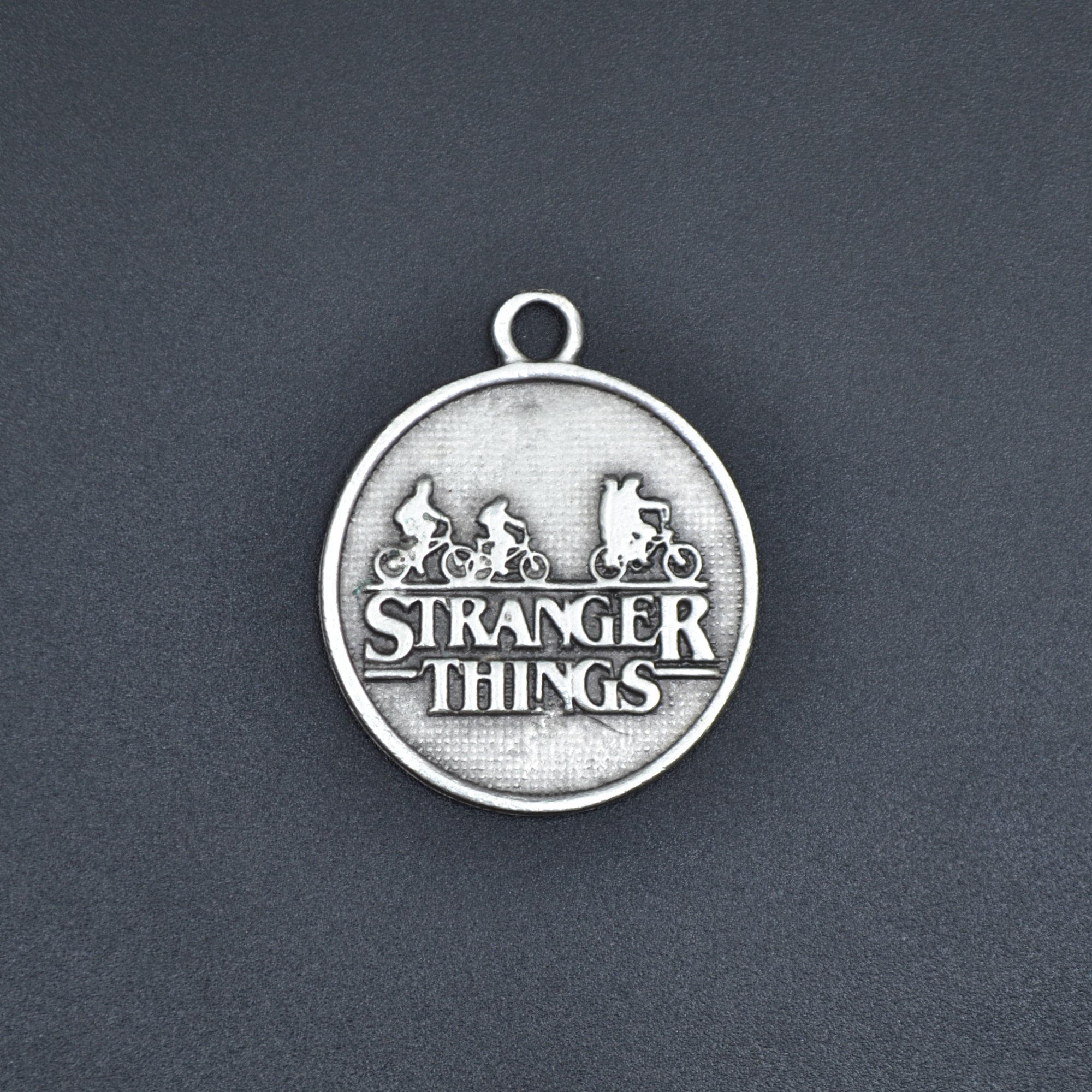 Stranger Things Kolye - Gümüş ( Silver ) Renk - 60 cm Düz Ezme Zincir Kolye