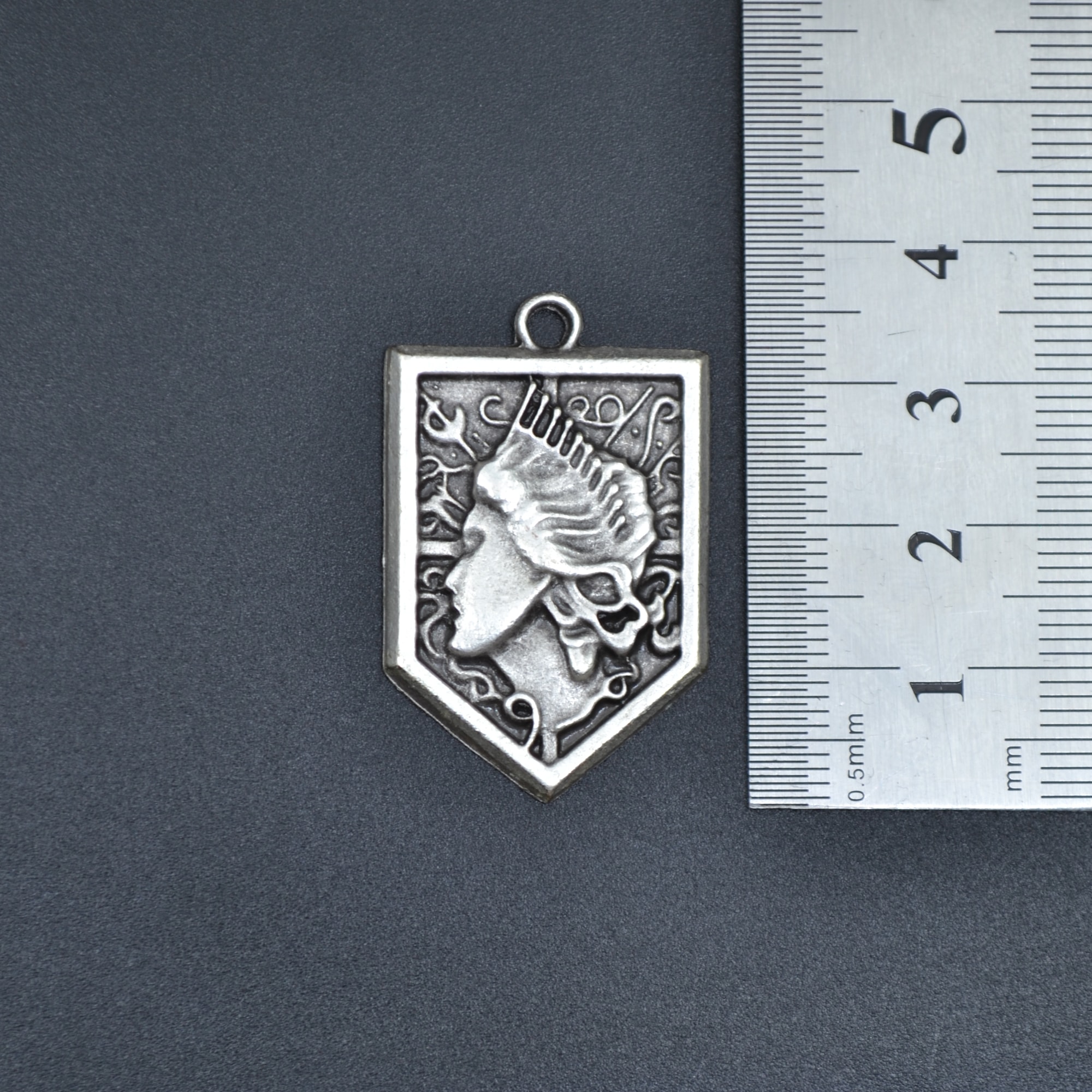 Anime Attack On Titan Sina Kolye Ucu - Gümüş ( Silver ) Renk