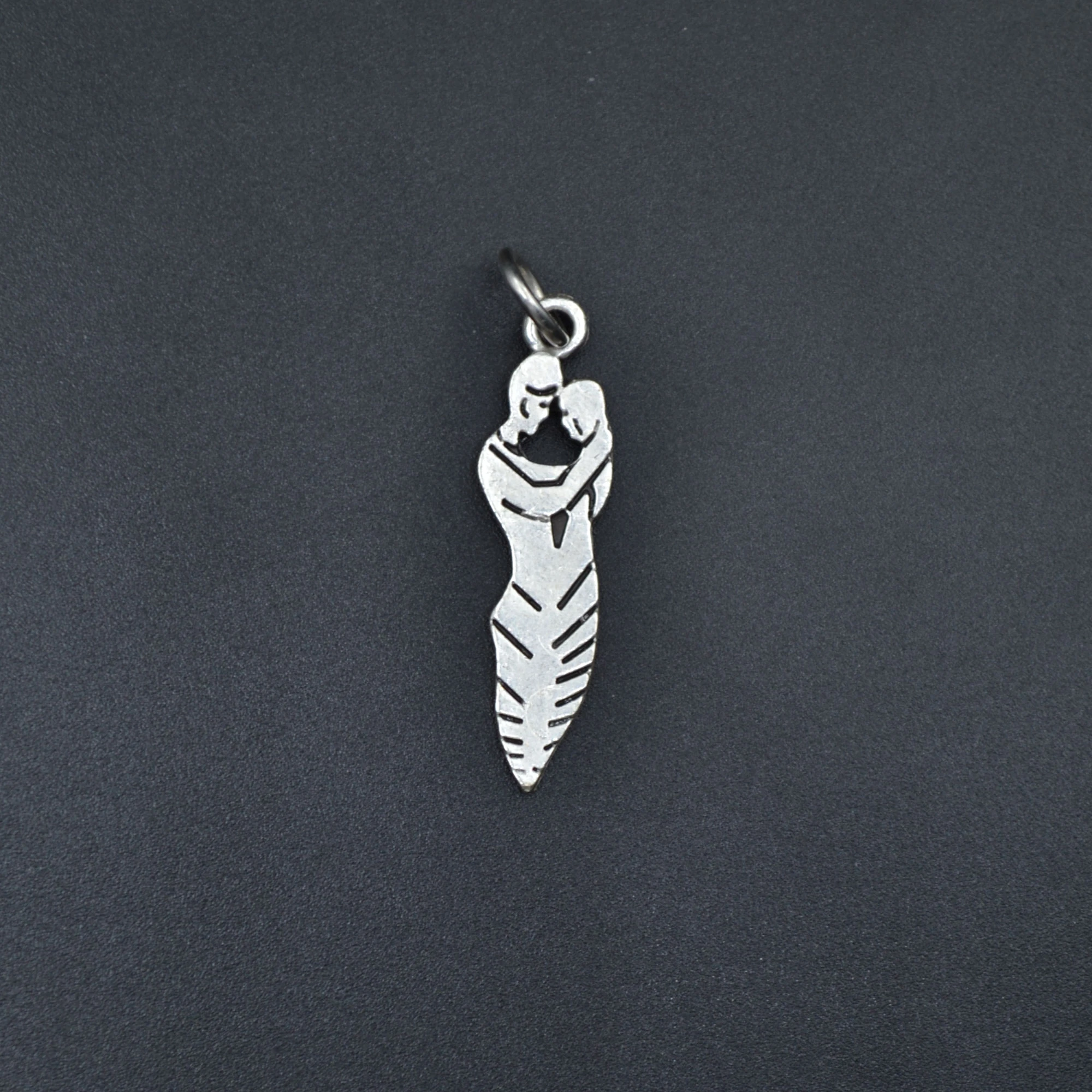 Sarılan Sevgili - Söz Kolye Ucu - Gümüş ( Silver ) Renk