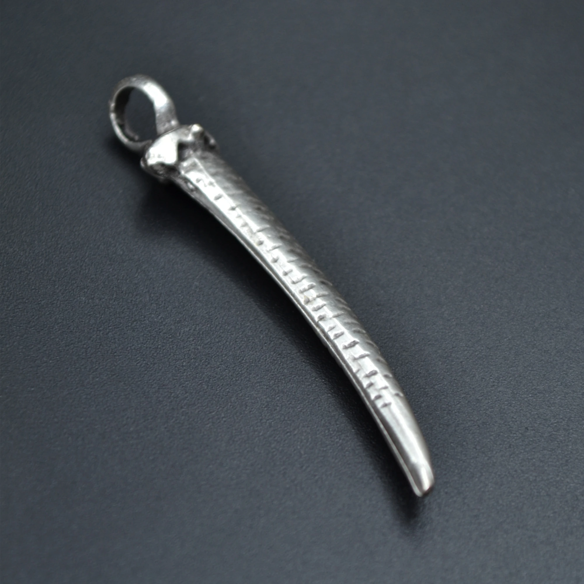 Fil Dişi Şeklinde Kolye Ucu - Gümüş ( Silver ) Renk