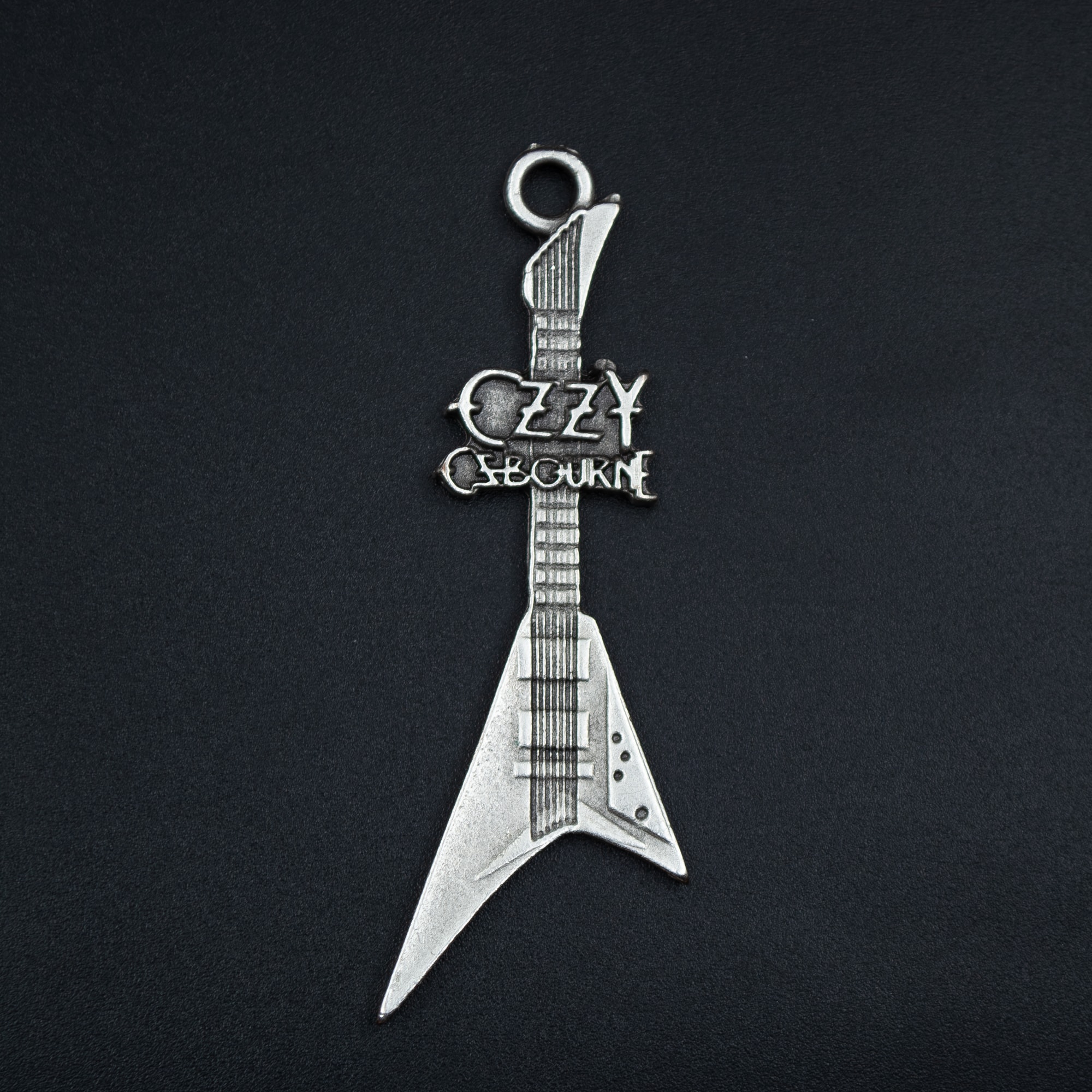 Ozzy Osbourne Elektro Gitar Kolye - Gümüş ( Silver ) Renk - 60 cm Deri İp Kolye