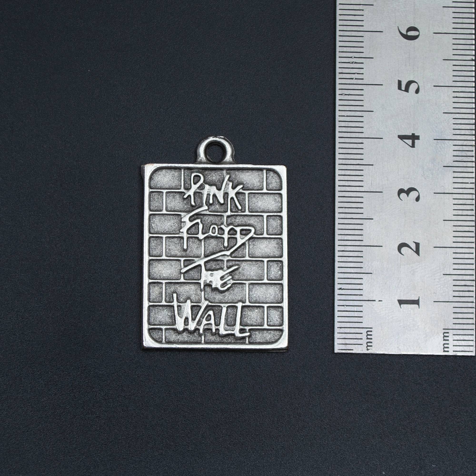 Pink Floyd The Wall Kolye - Gümüş ( Silver ) Renk - 60 cm Deri İp Kolye