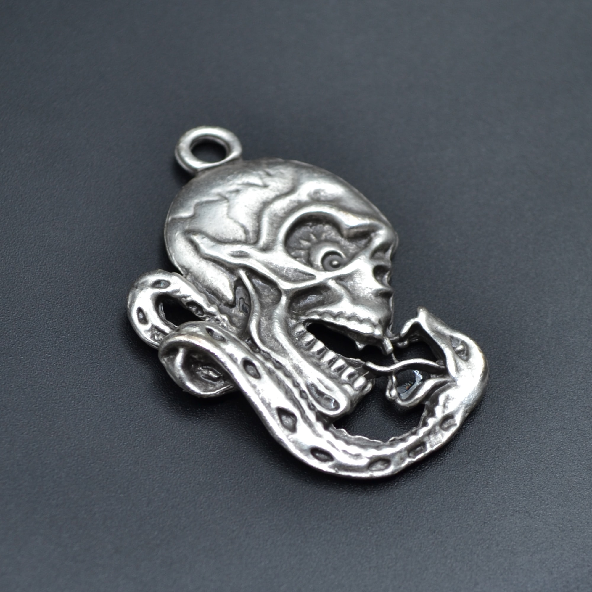 Yılan - Kuru Kafa - Venom Kolye - Gümüş ( Silver ) Renk - 60 cm Düz Ezme Zincir Kolye