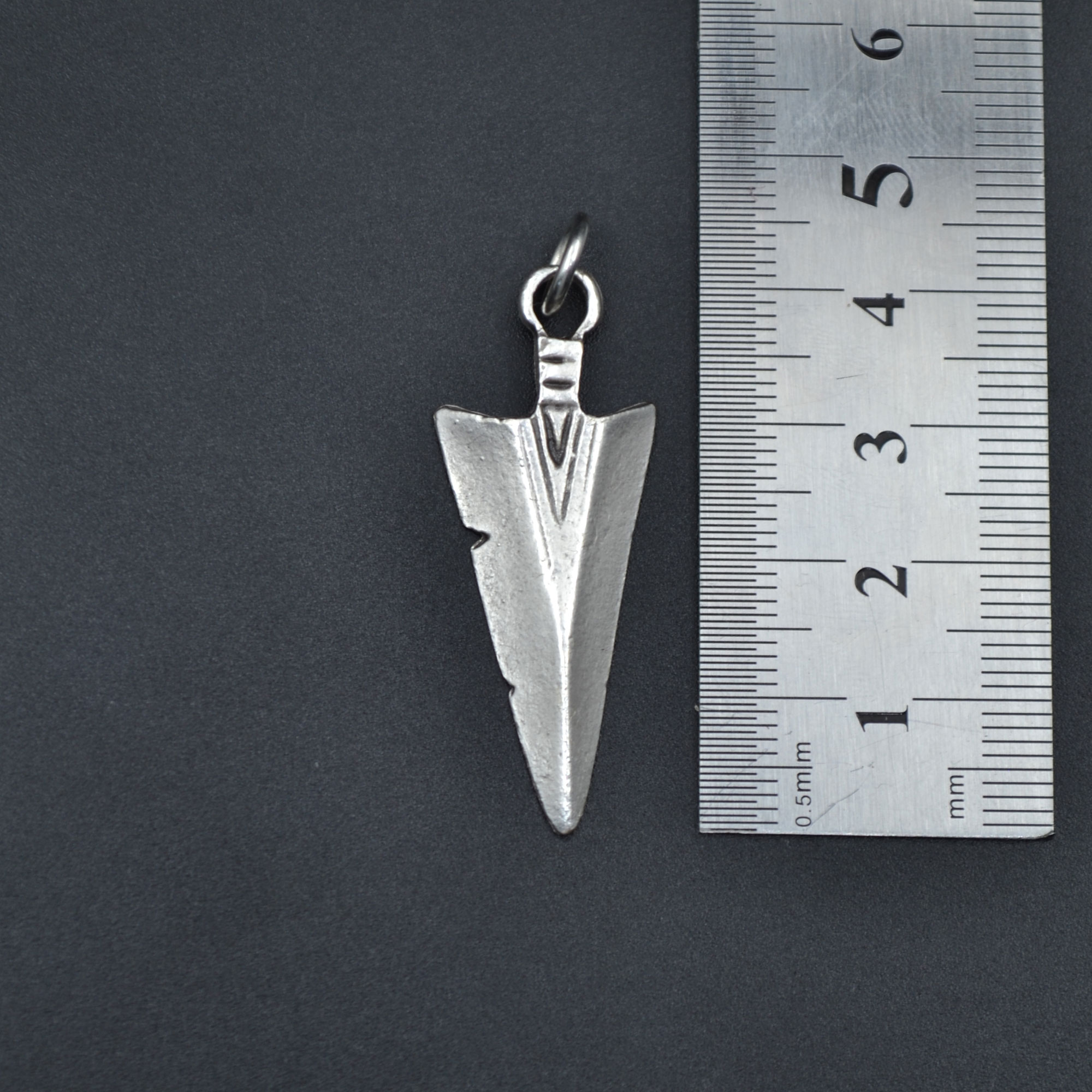 Ok Ucu Şeklinde Kolye - Gümüş ( Silver ) Renk - 60 cm Düz Ezme Zincir Kolye